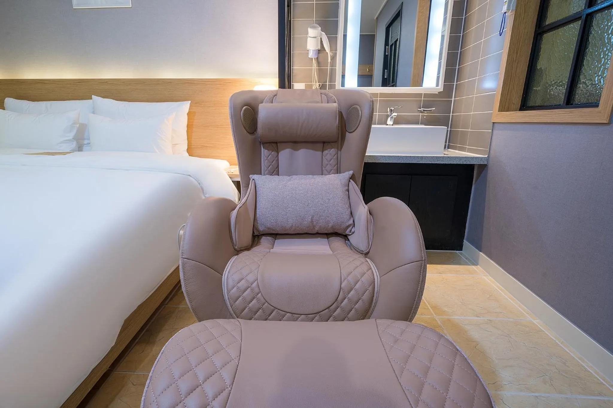 Bed in Brown Dot Hotel Angang