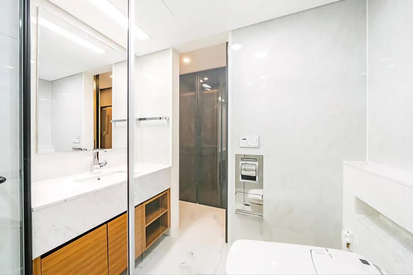 Bathroom in UH FLAT The SEOCHO