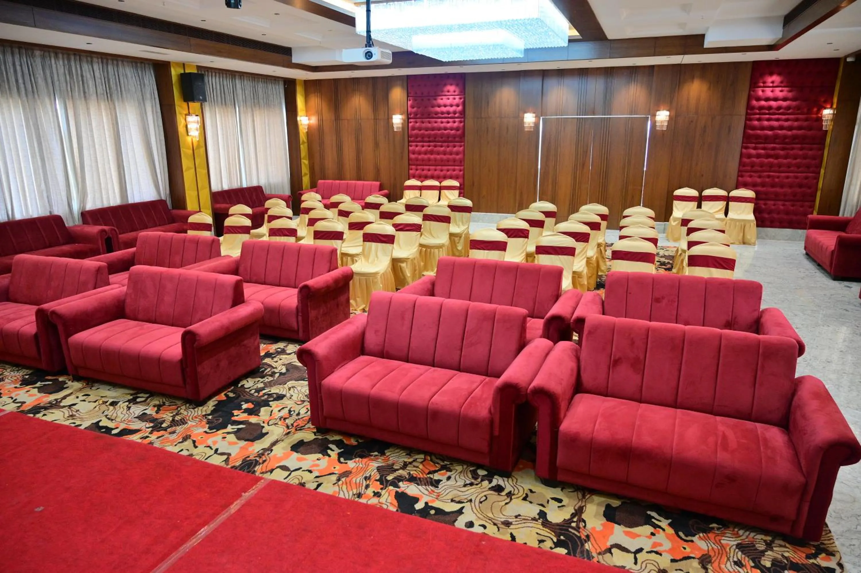 Banquet/Function facilities in Hotel Golden Riviera