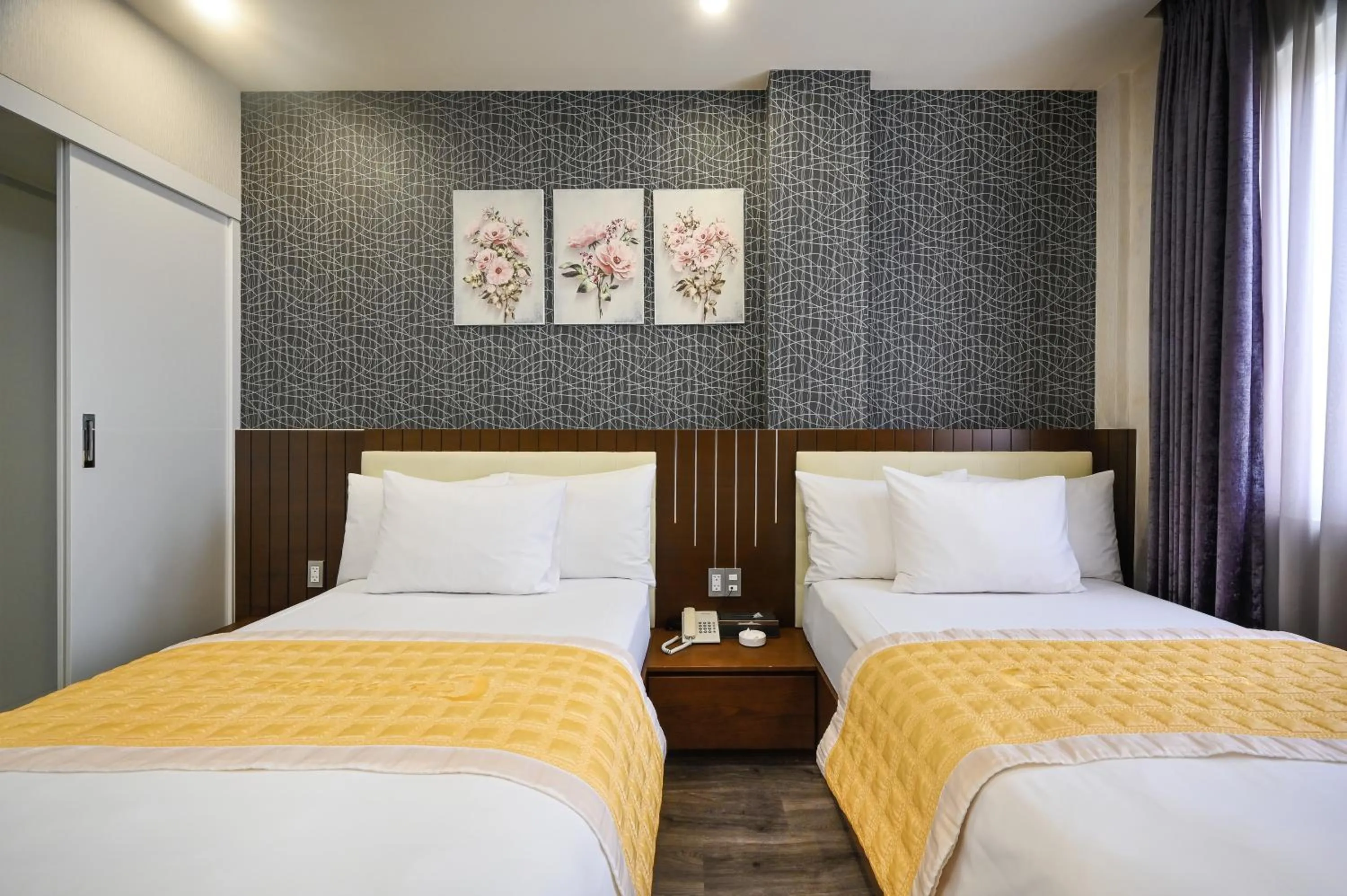 Bed in The Moon 2 Hotel