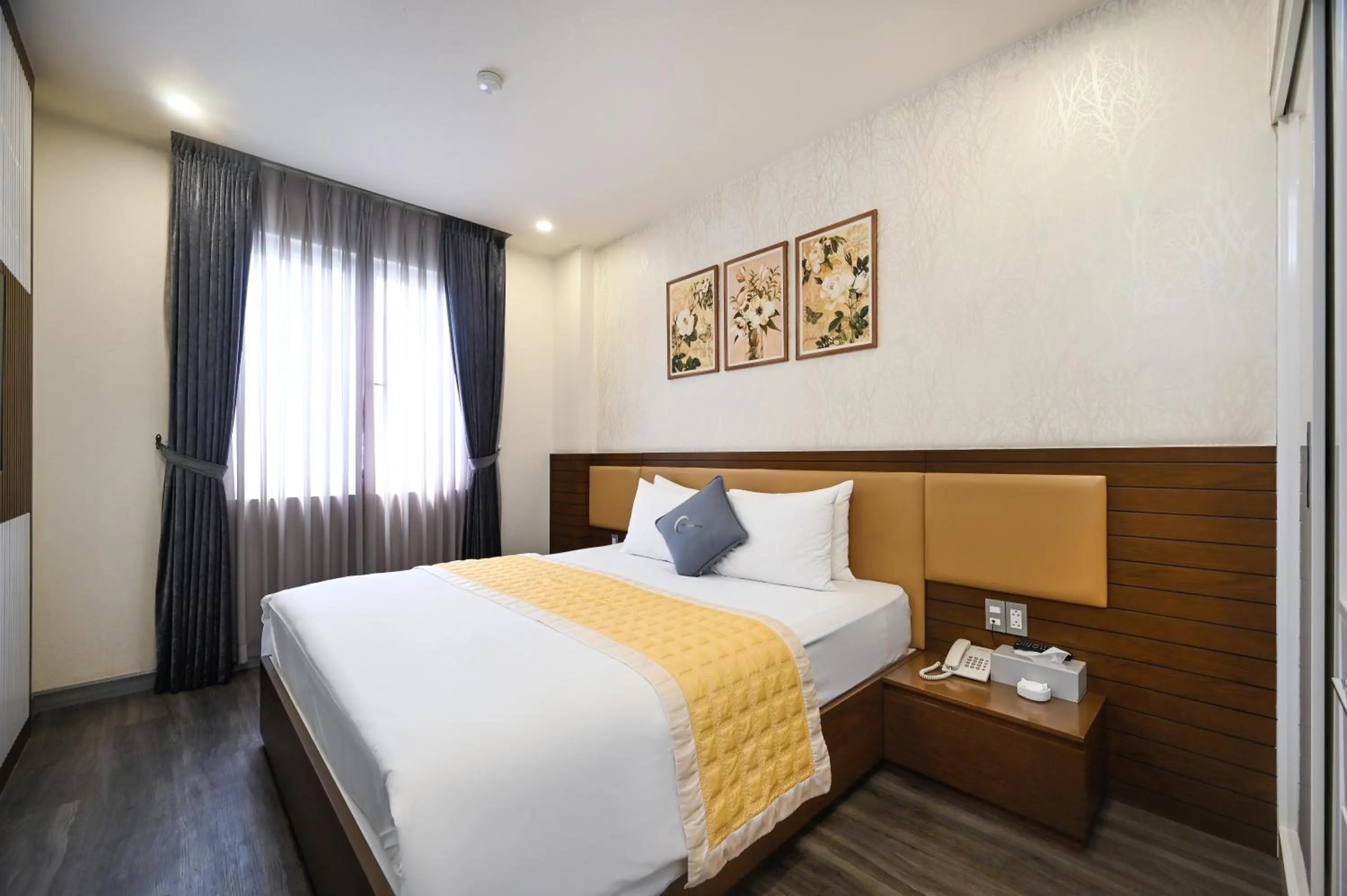 Bed in The Moon 2 Hotel