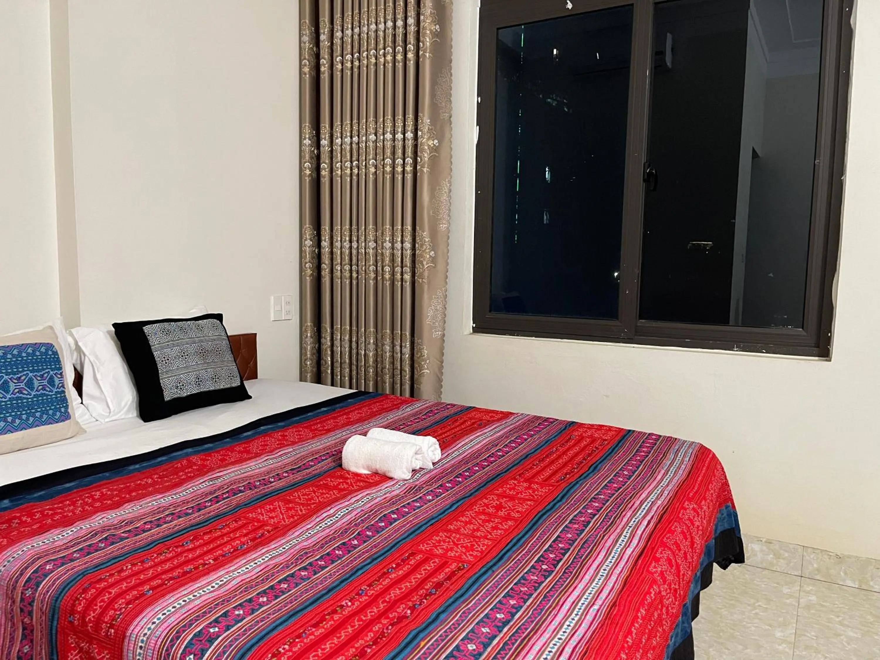 Photo of the whole room, Bed in Ha Giang Yolo House and Loop Tours