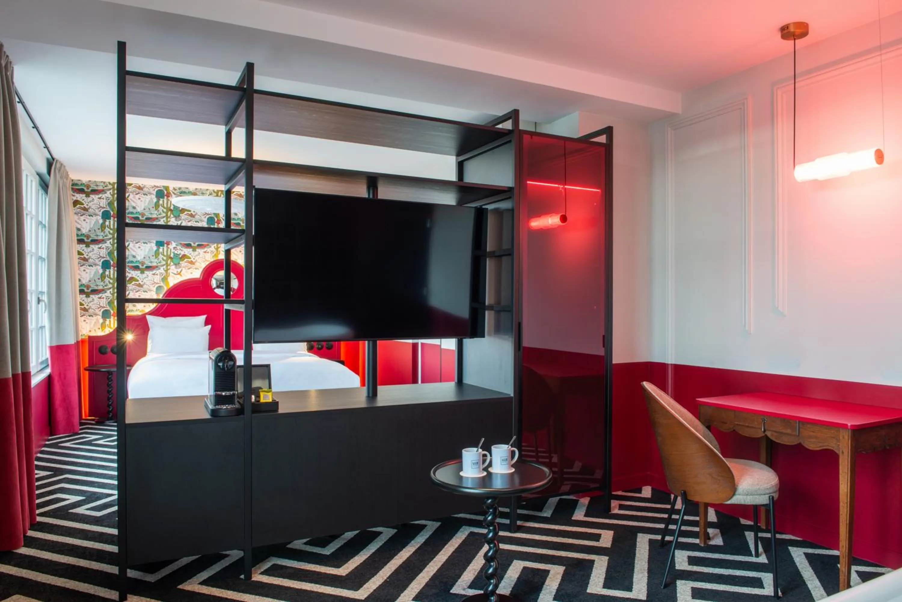 Living room, Bed in LABE Hôtel Tours Centre Gare