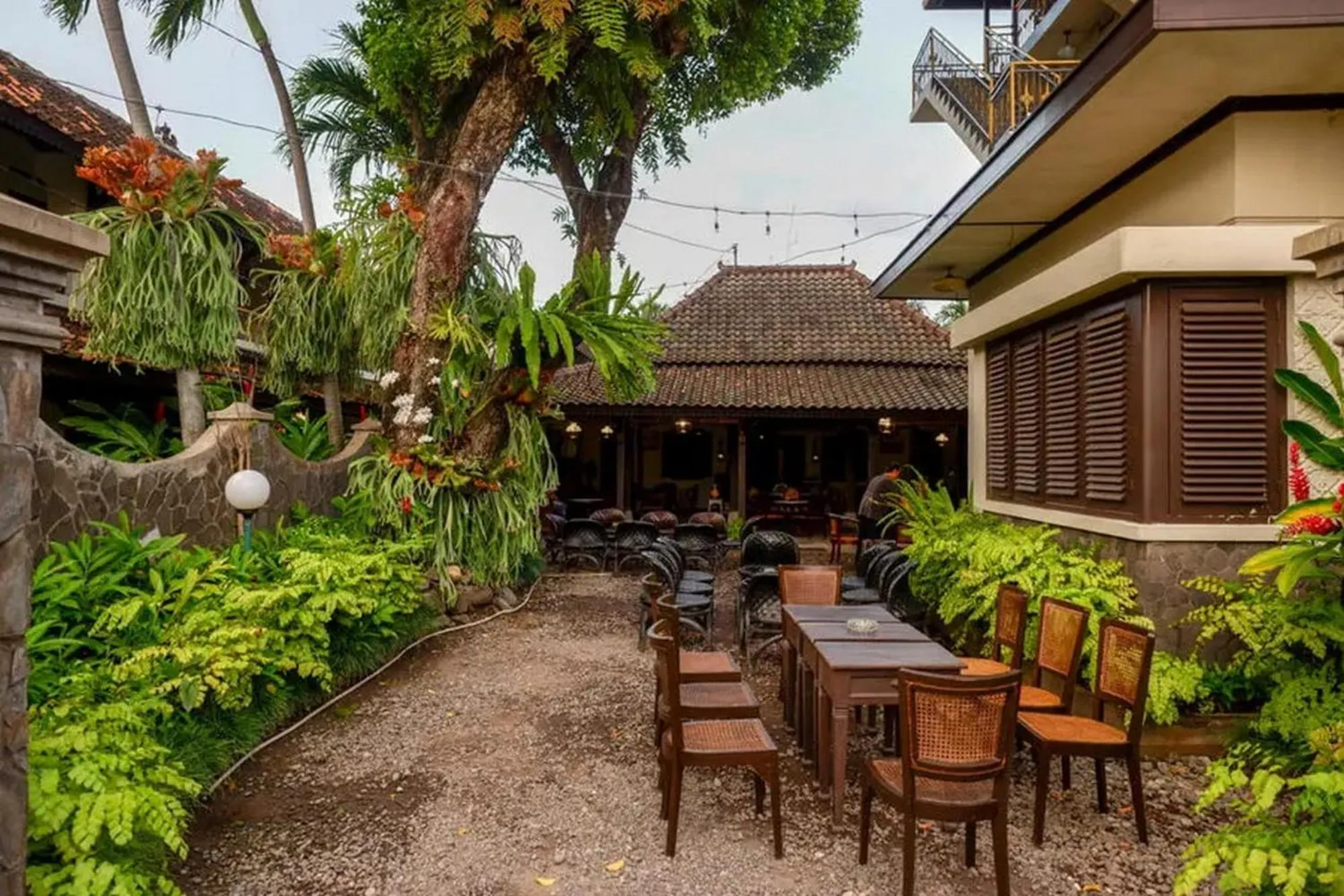 Restaurant/places to eat in Cakra Homestay Solo Mitra RedDoorz