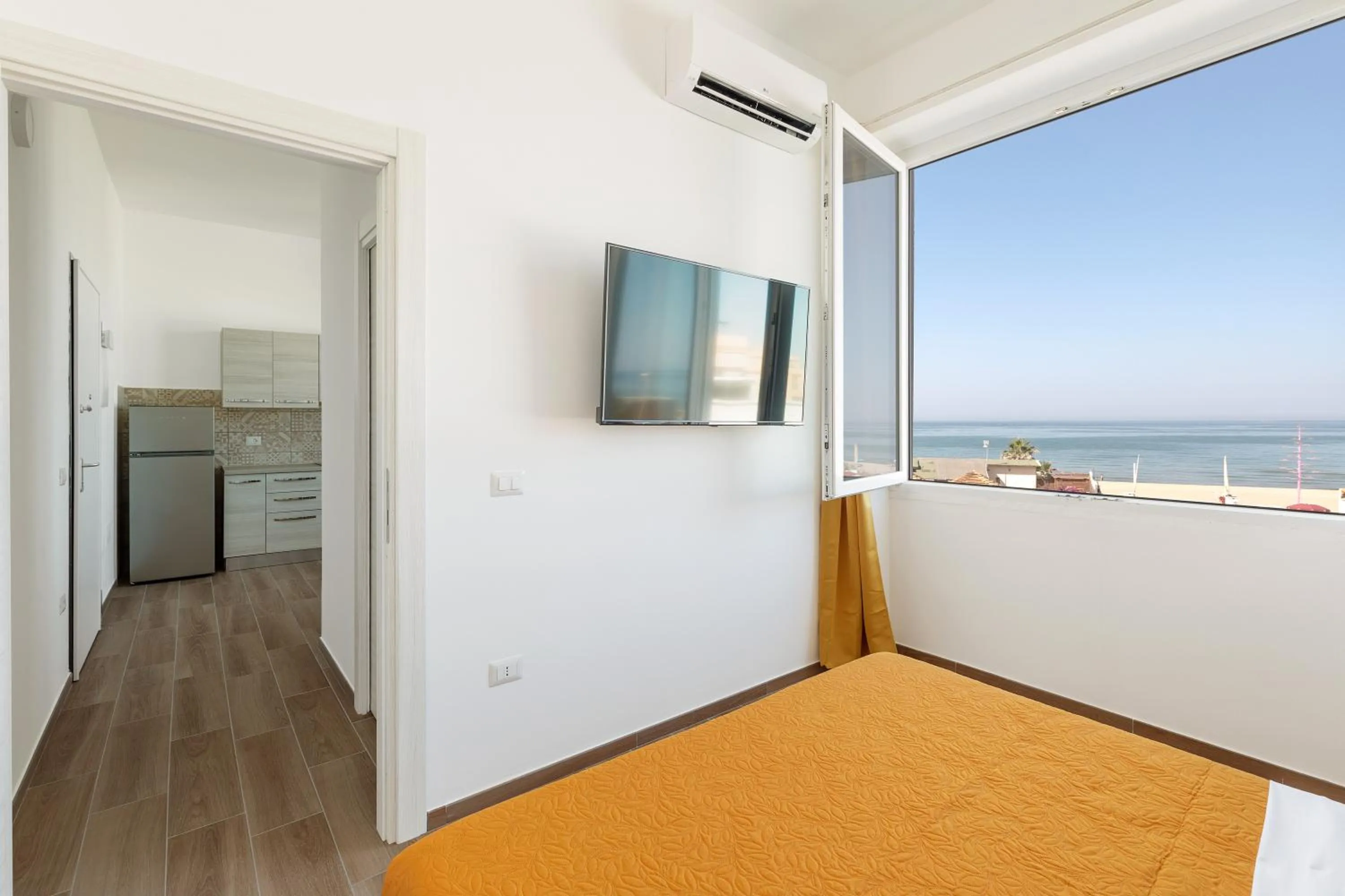 Bed in Residence Torvaianica