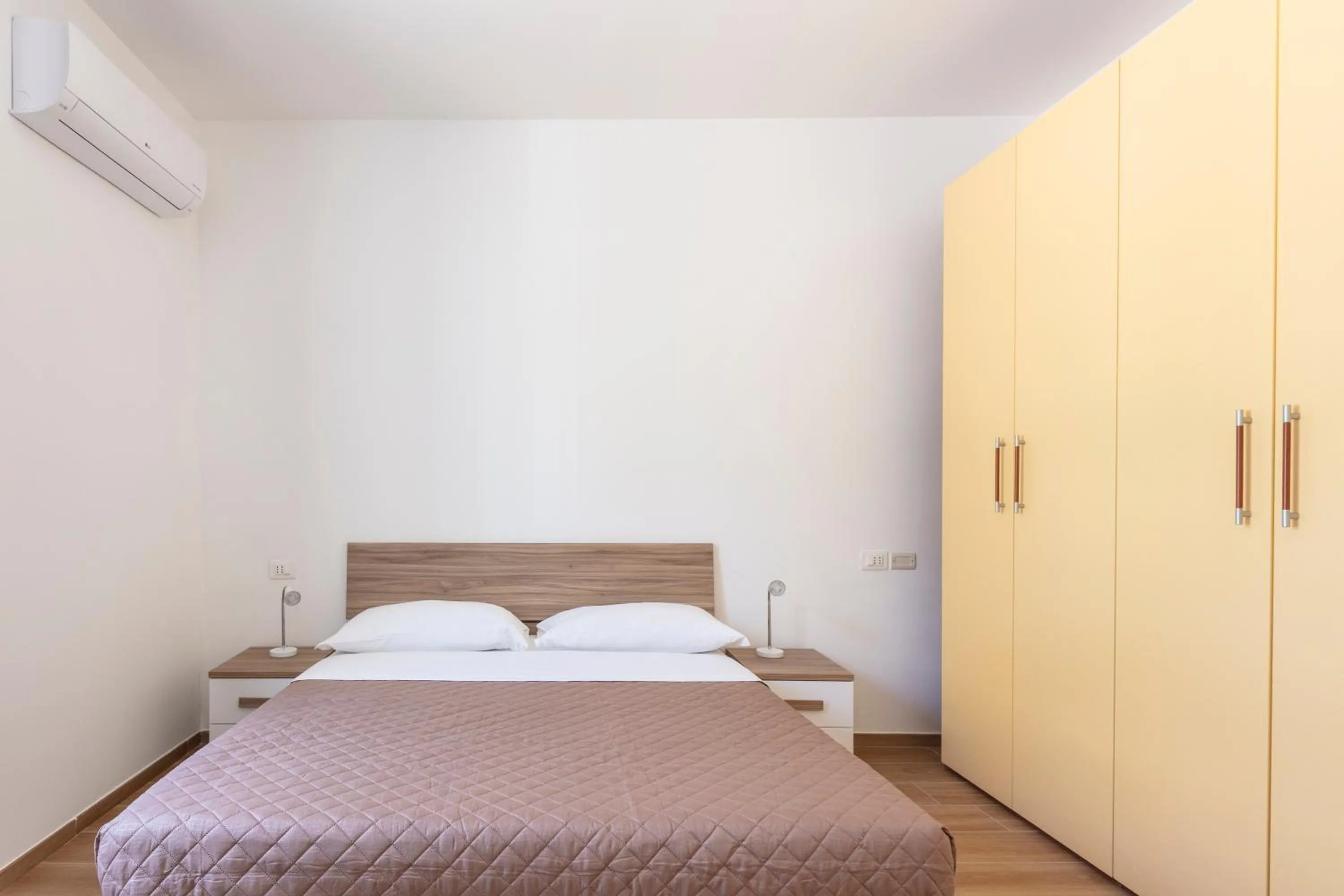 Bed in Residence Torvaianica