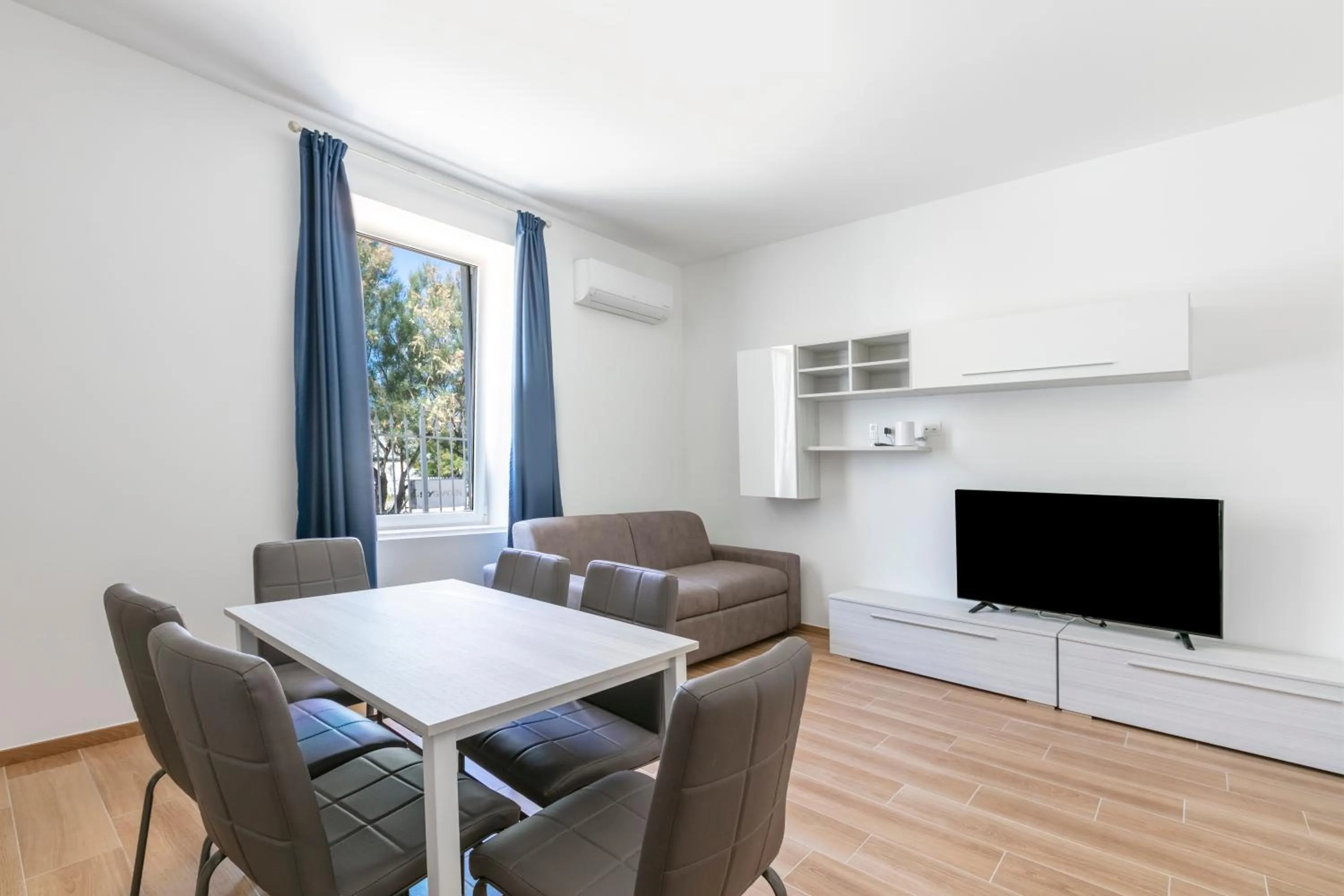 TV and multimedia in Residence Torvaianica