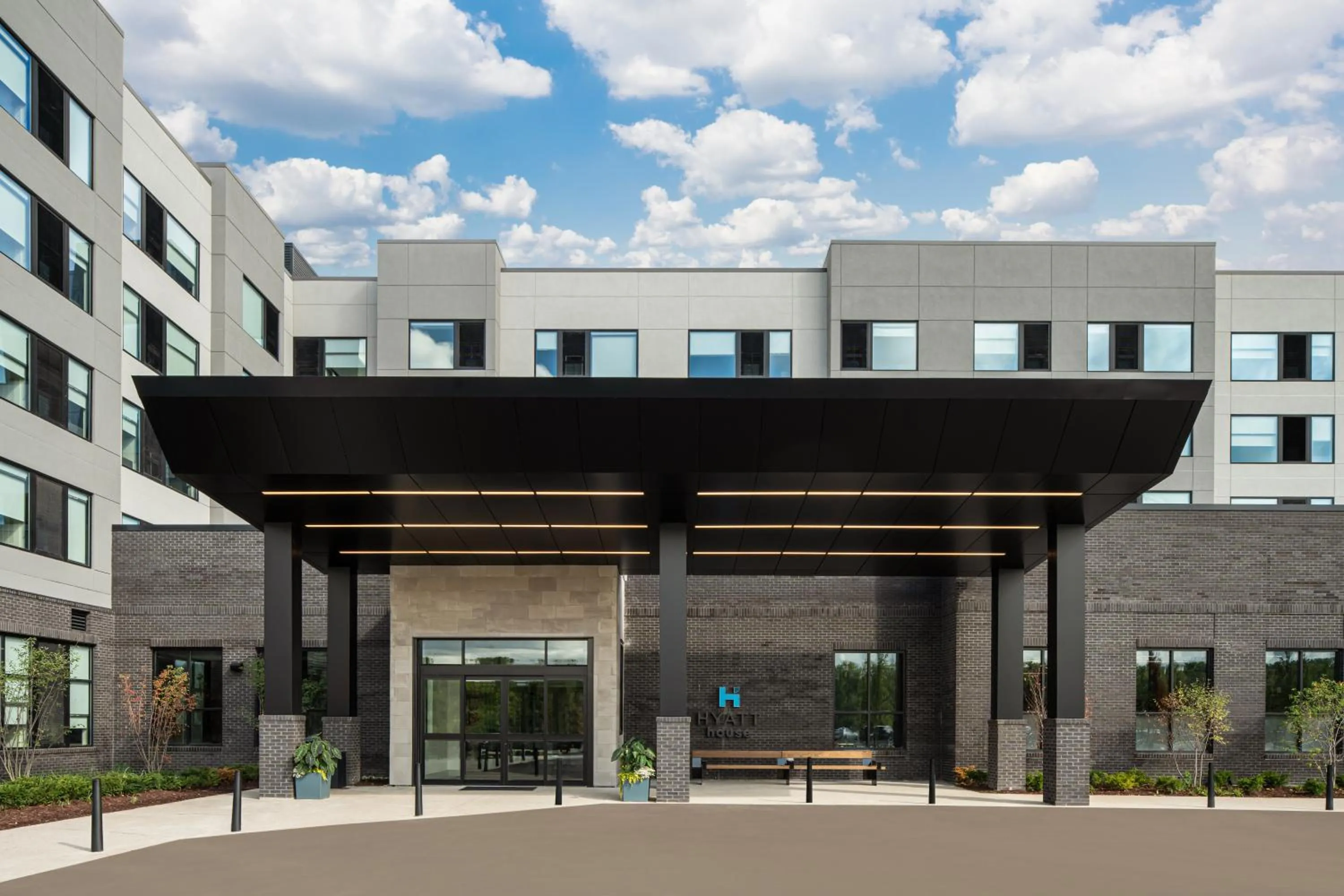 Facade/entrance in Hyatt House Lansing-University Area