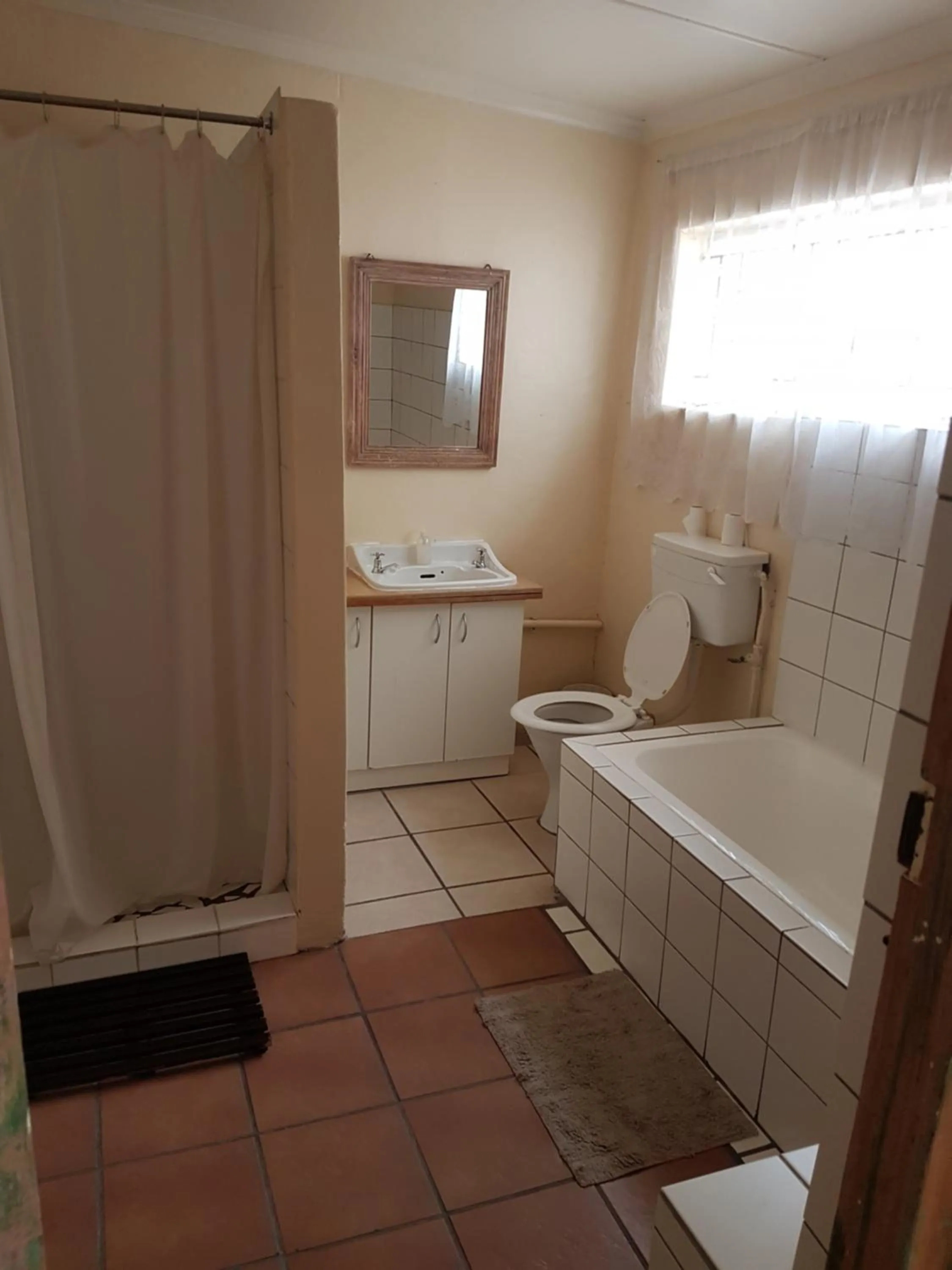 Bathroom in Oasis Shanti Backpackers