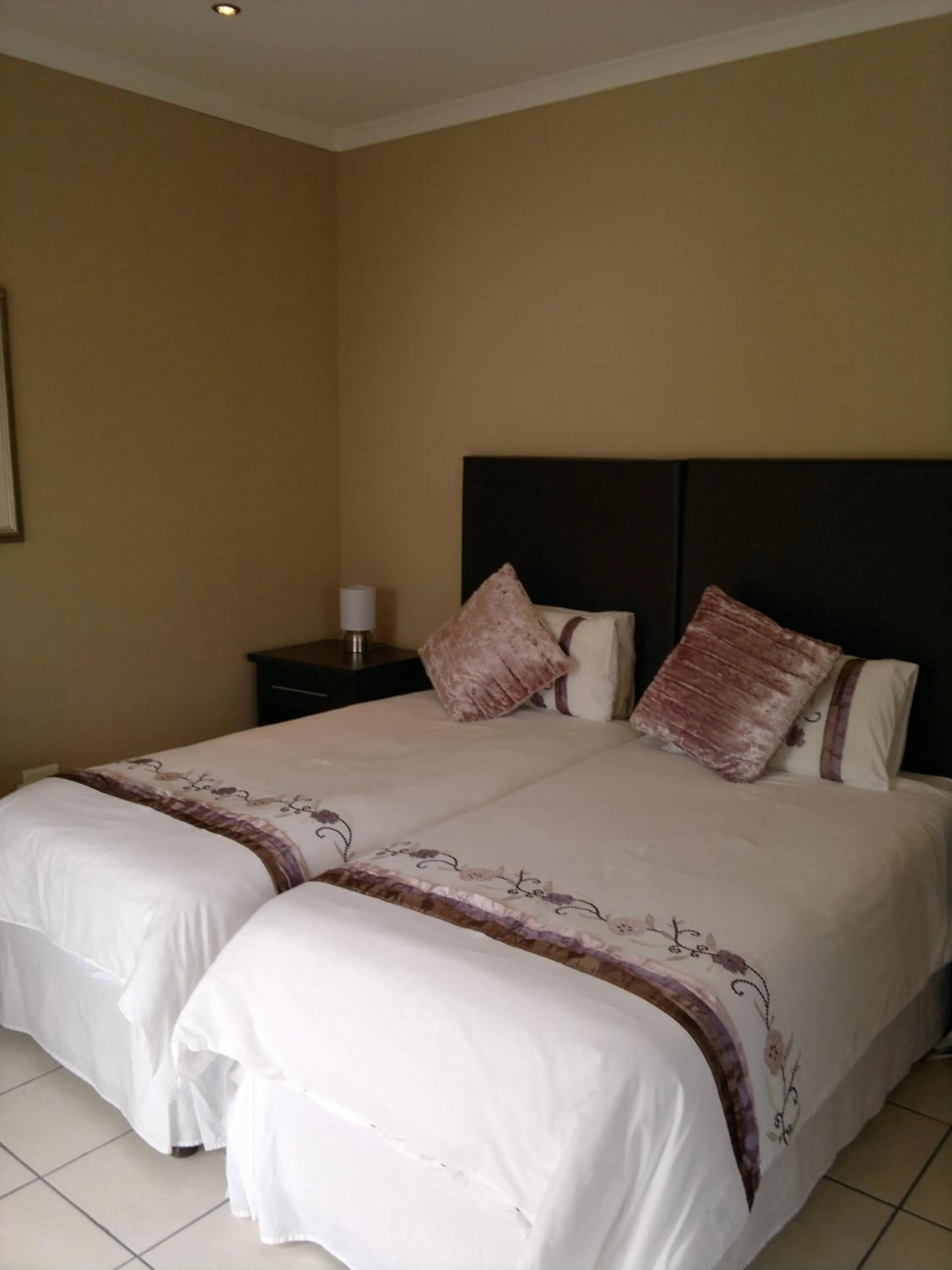 Bed in Oasis Shanti Backpackers