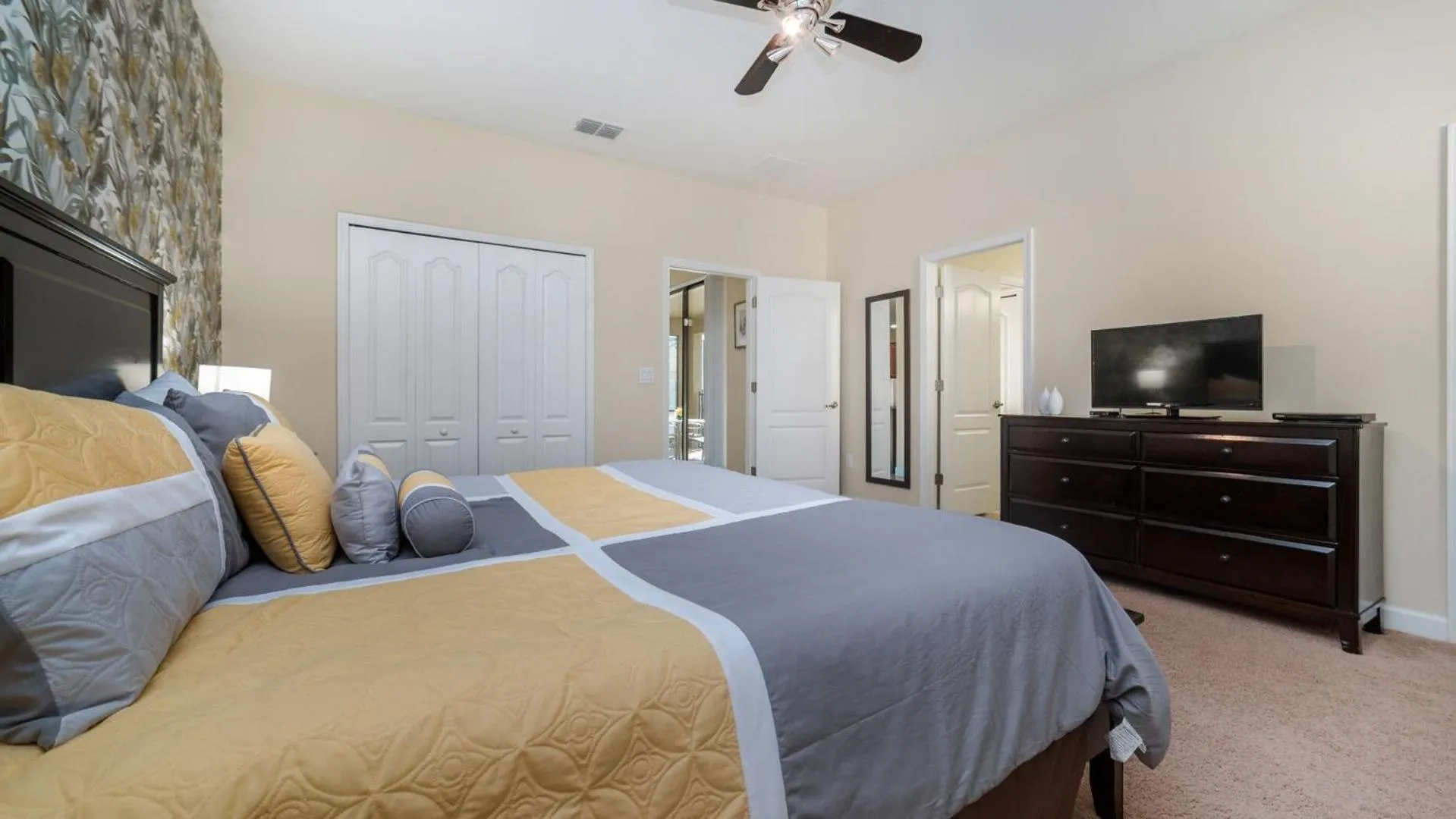 Bed in 1456 Myrtlewood