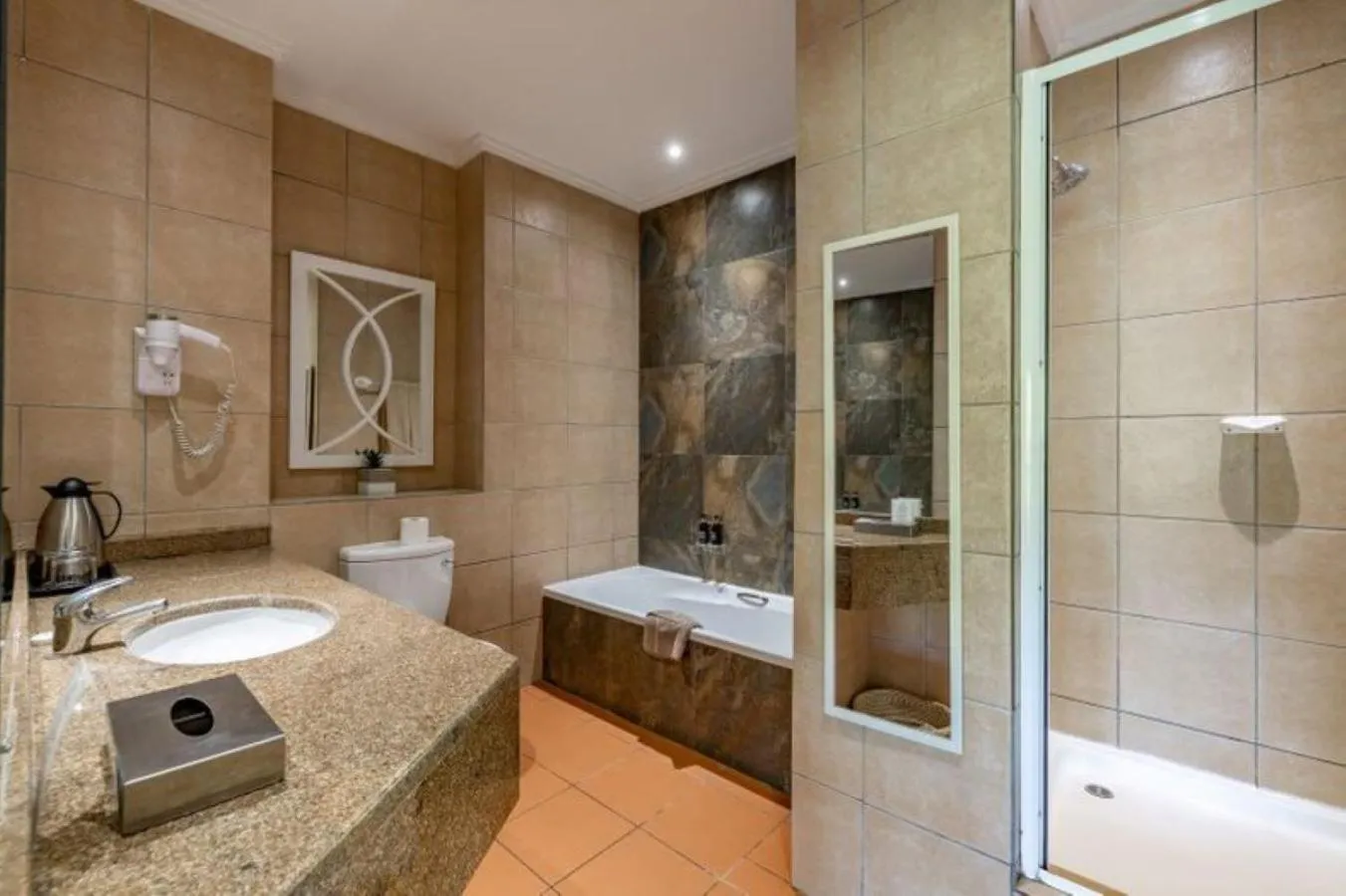 Bathroom in Sanbonani Hotel