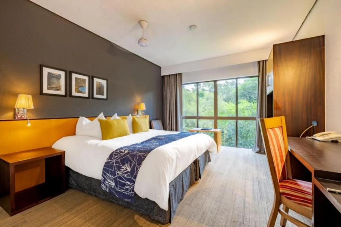 Bedroom, Bed in Sanbonani Hotel