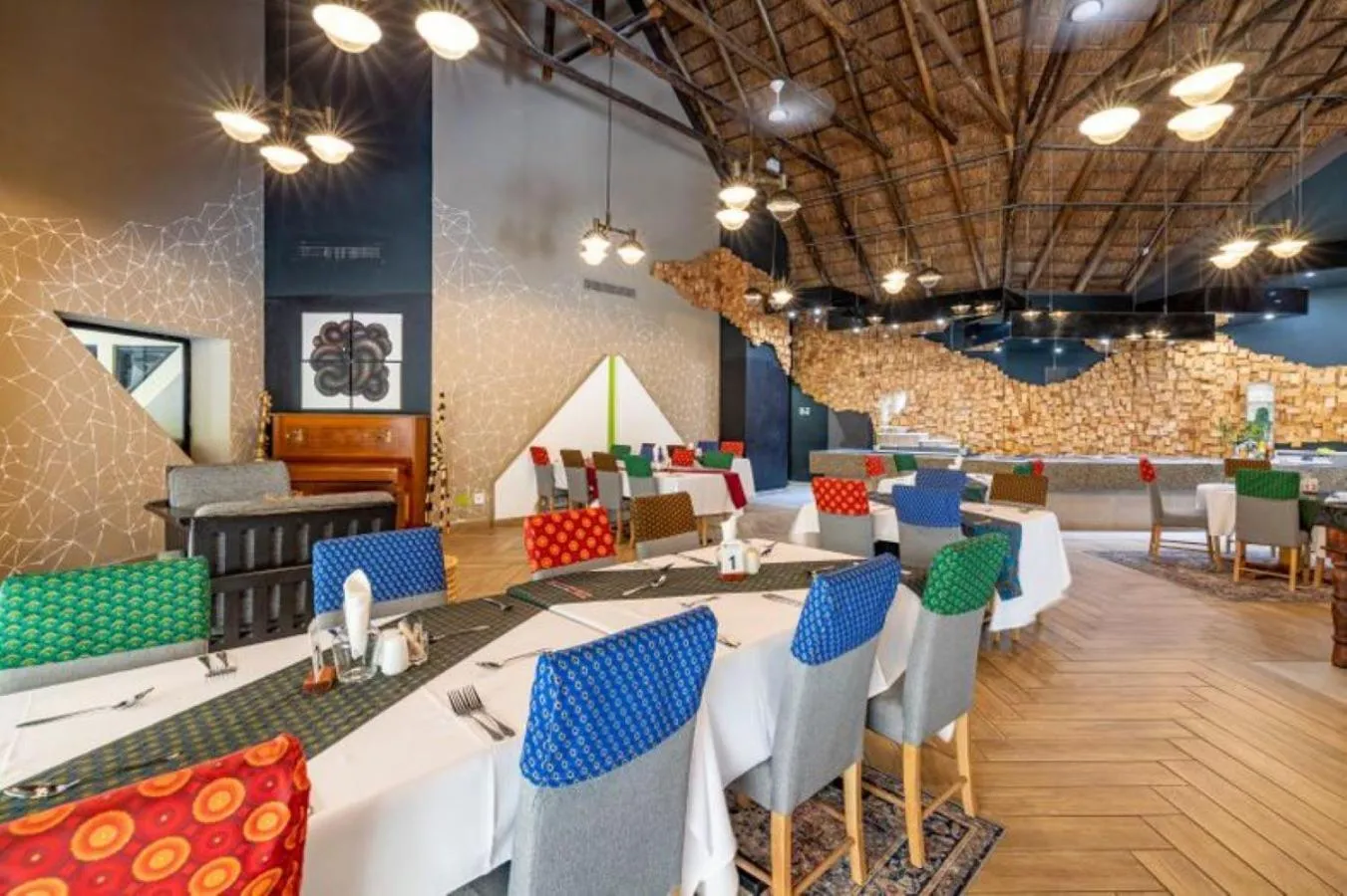 Restaurant/places to eat in Sanbonani Hotel