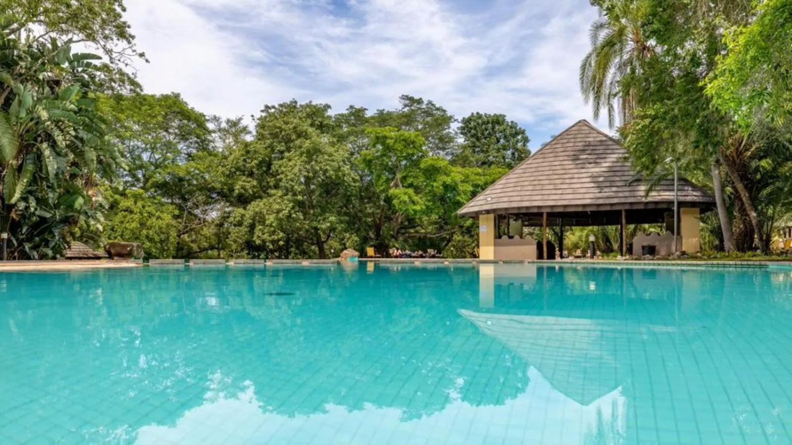 Swimming pool in Sanbonani Hotel