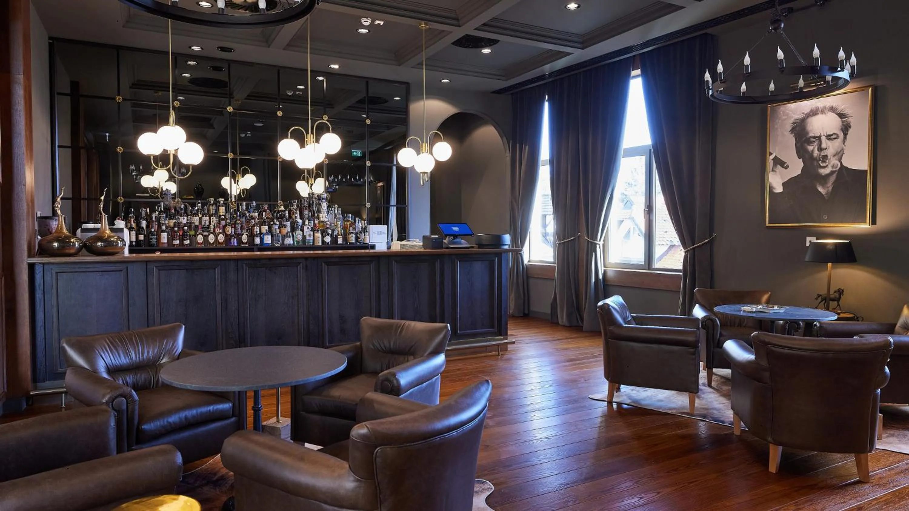 Restaurant/places to eat in Bor Hotel by Karisma