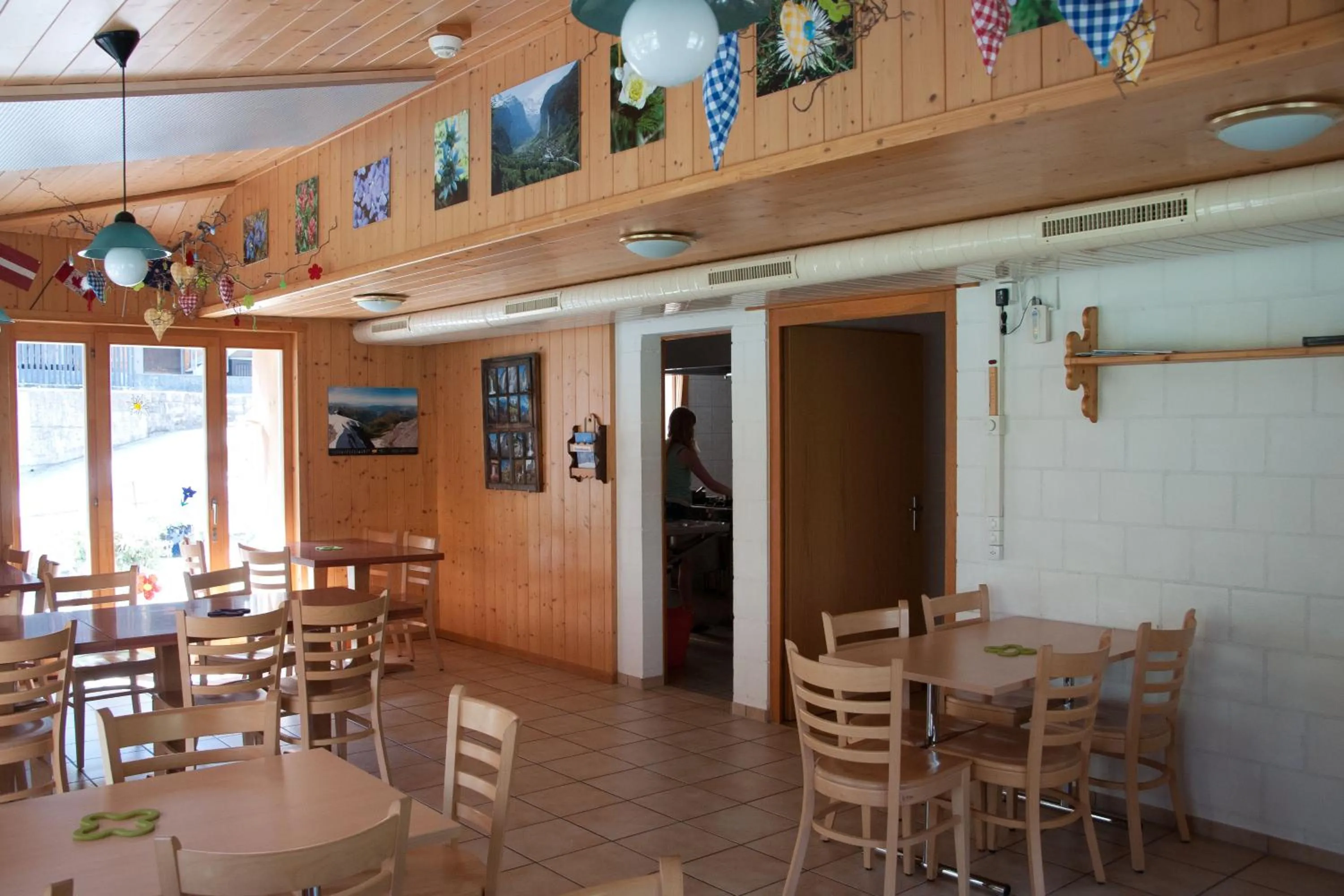Restaurant/places to eat in Valley Hostel