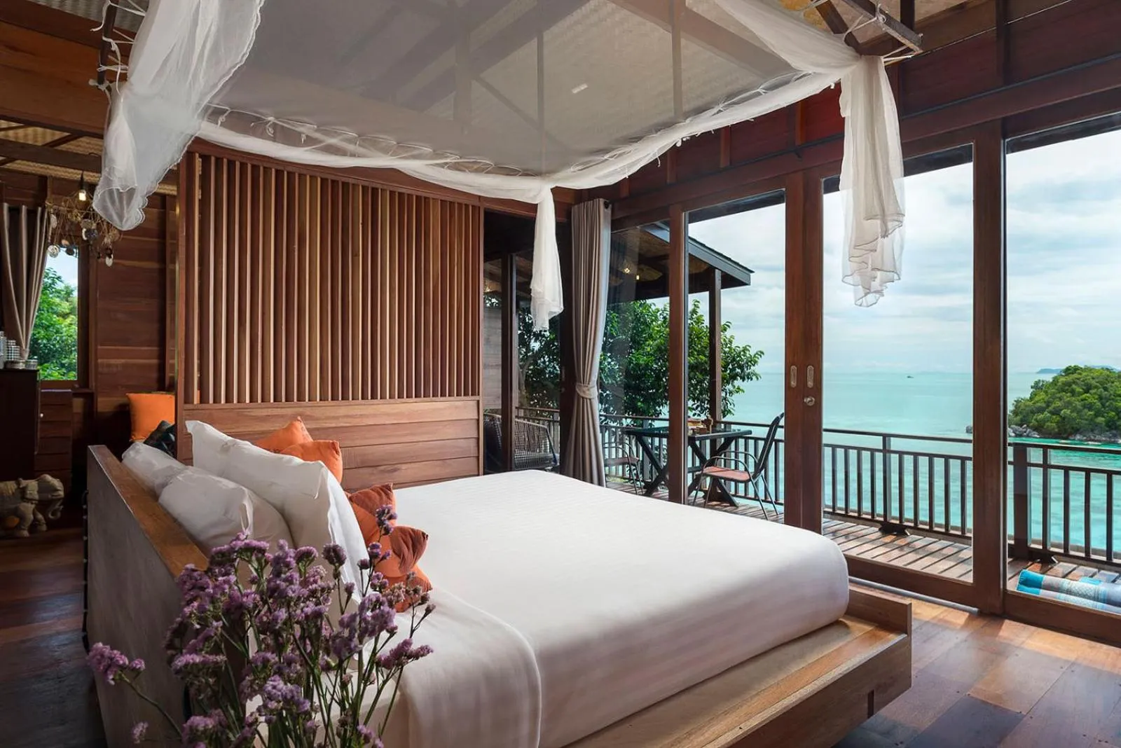 Bed in Serendipity Beach Resort Koh Lipe