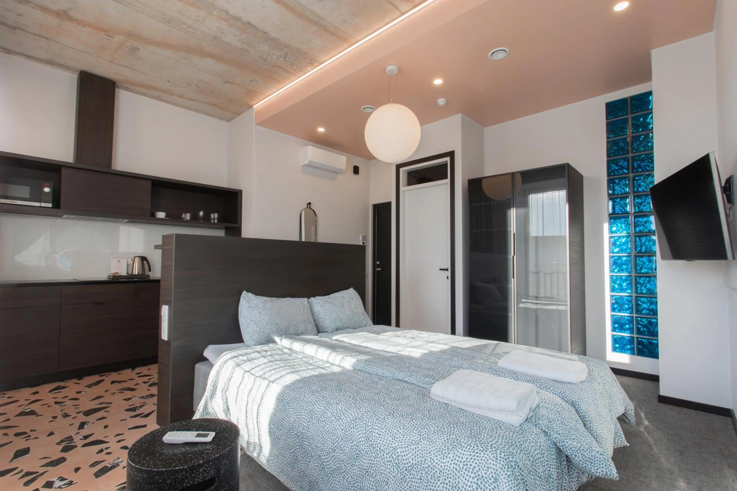 Bed in Resume apartments