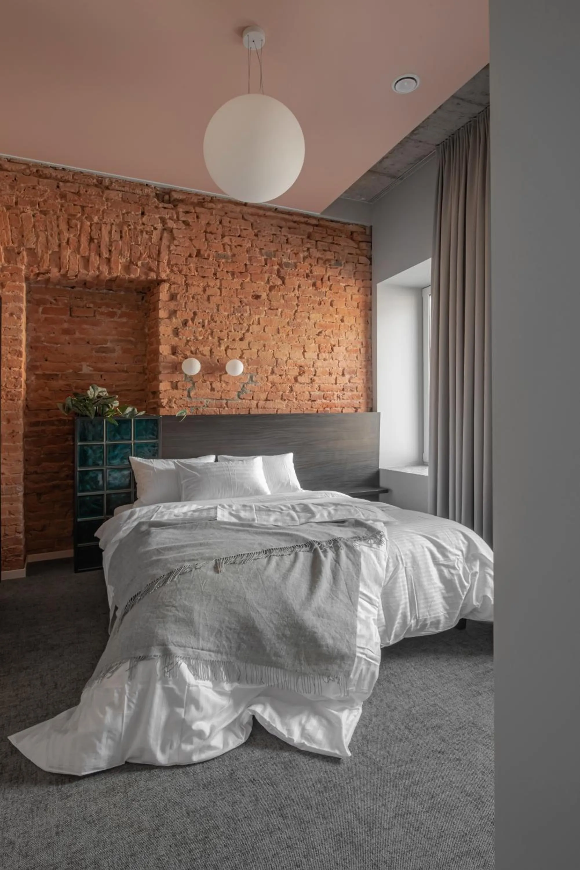 Bed in Resume apartments