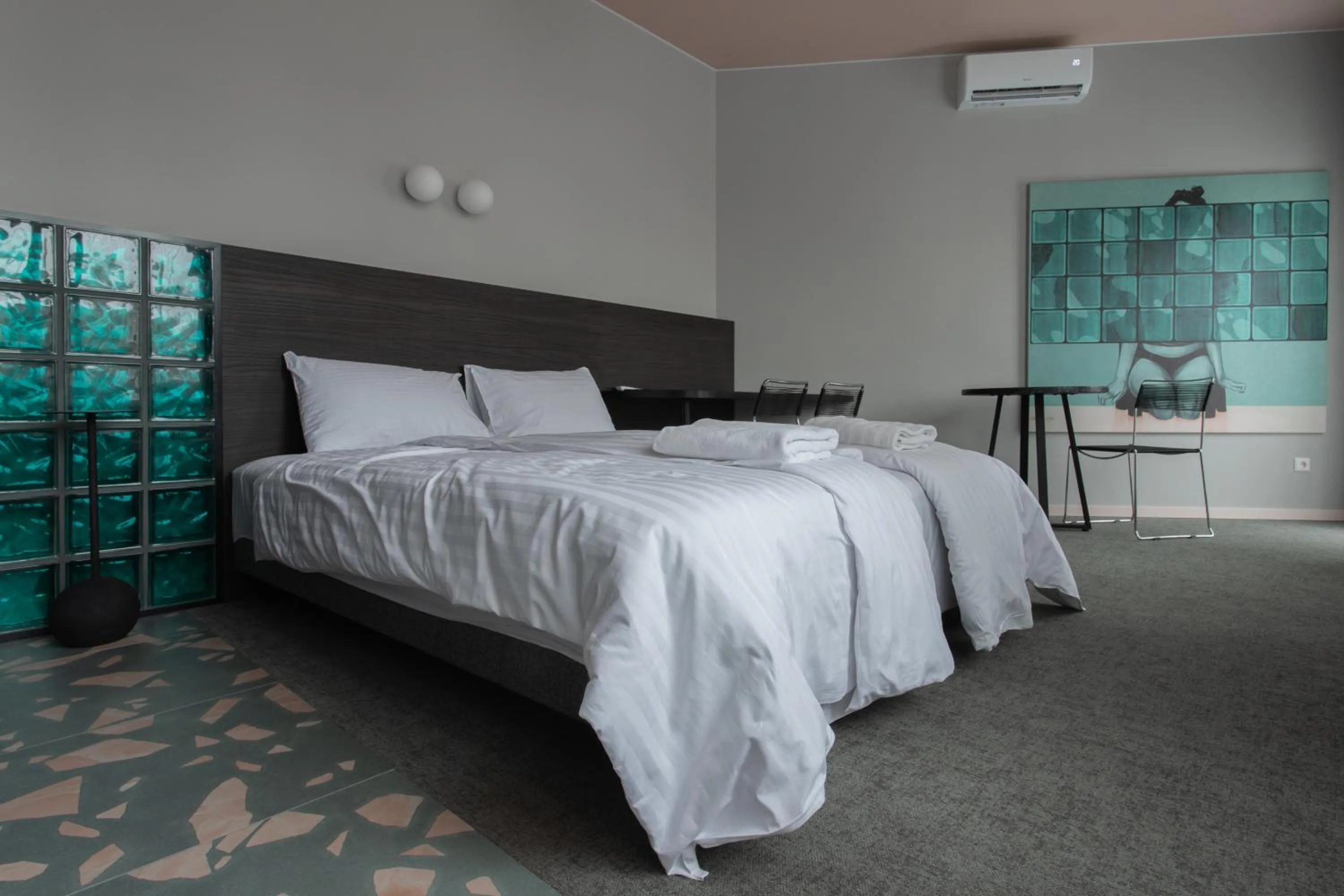 Bed in Resume apartments