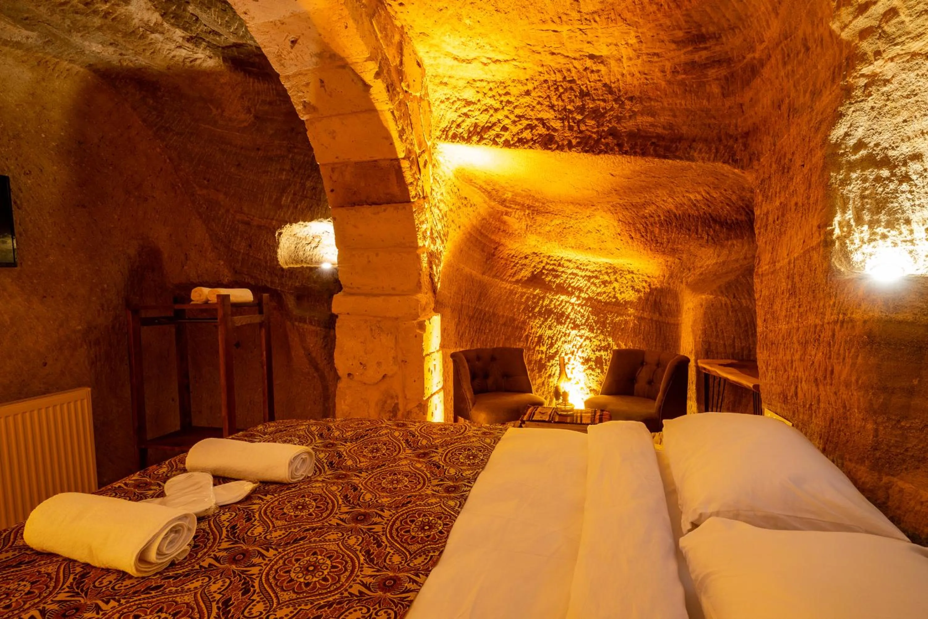 Bed in Cappadocia Snora Cave