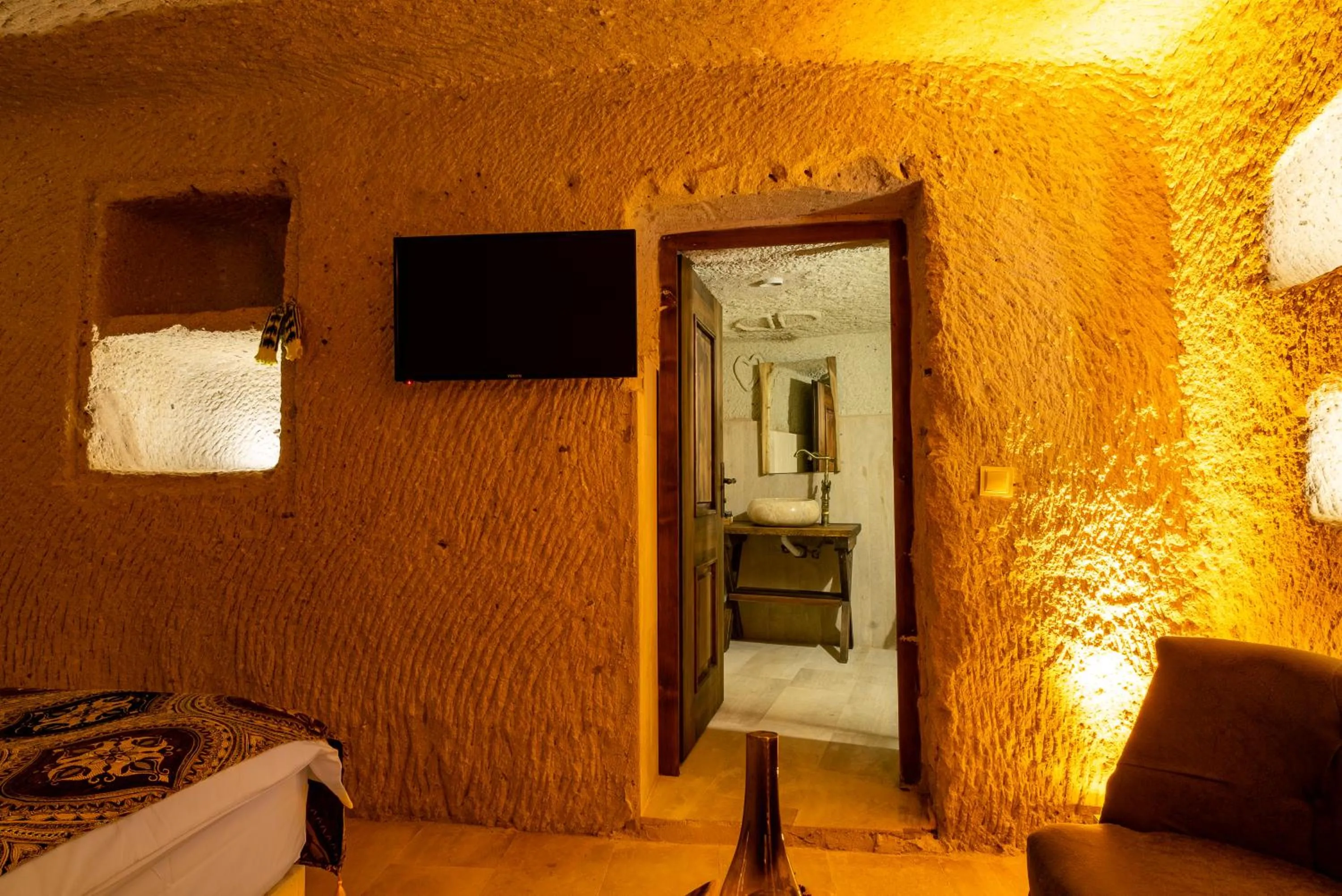 Bed in Cappadocia Snora Cave