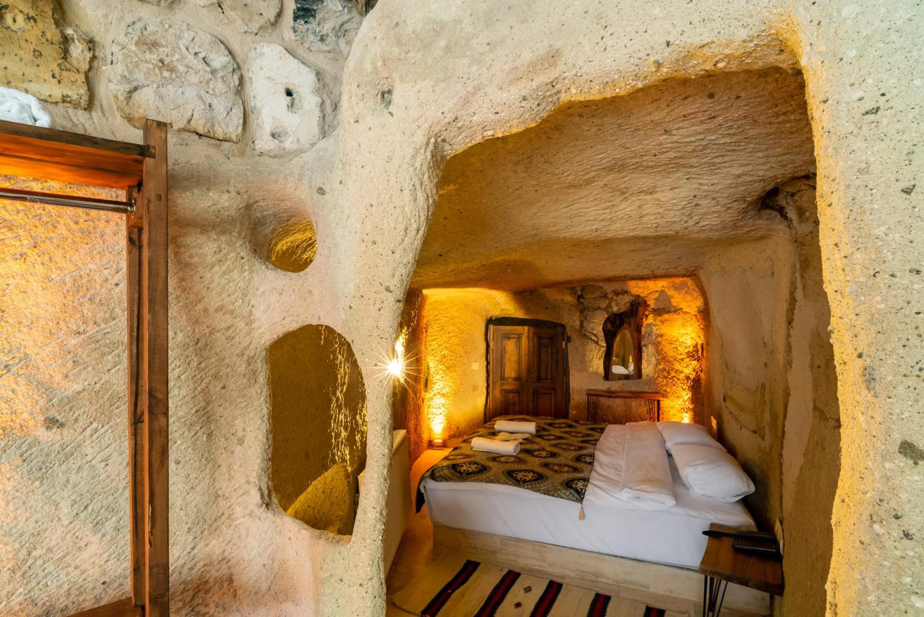 Bed in Cappadocia Snora Cave