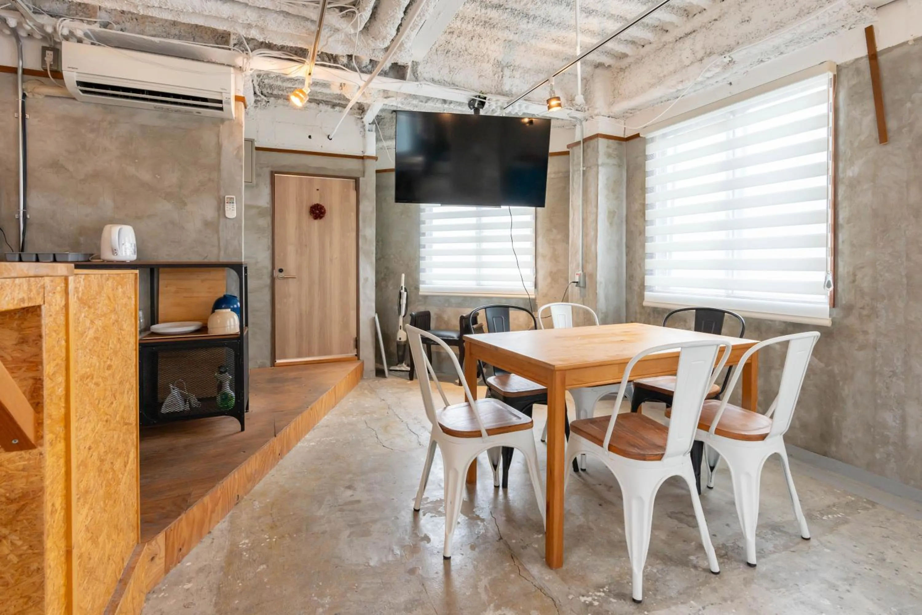 TV and multimedia in U.HOUSE