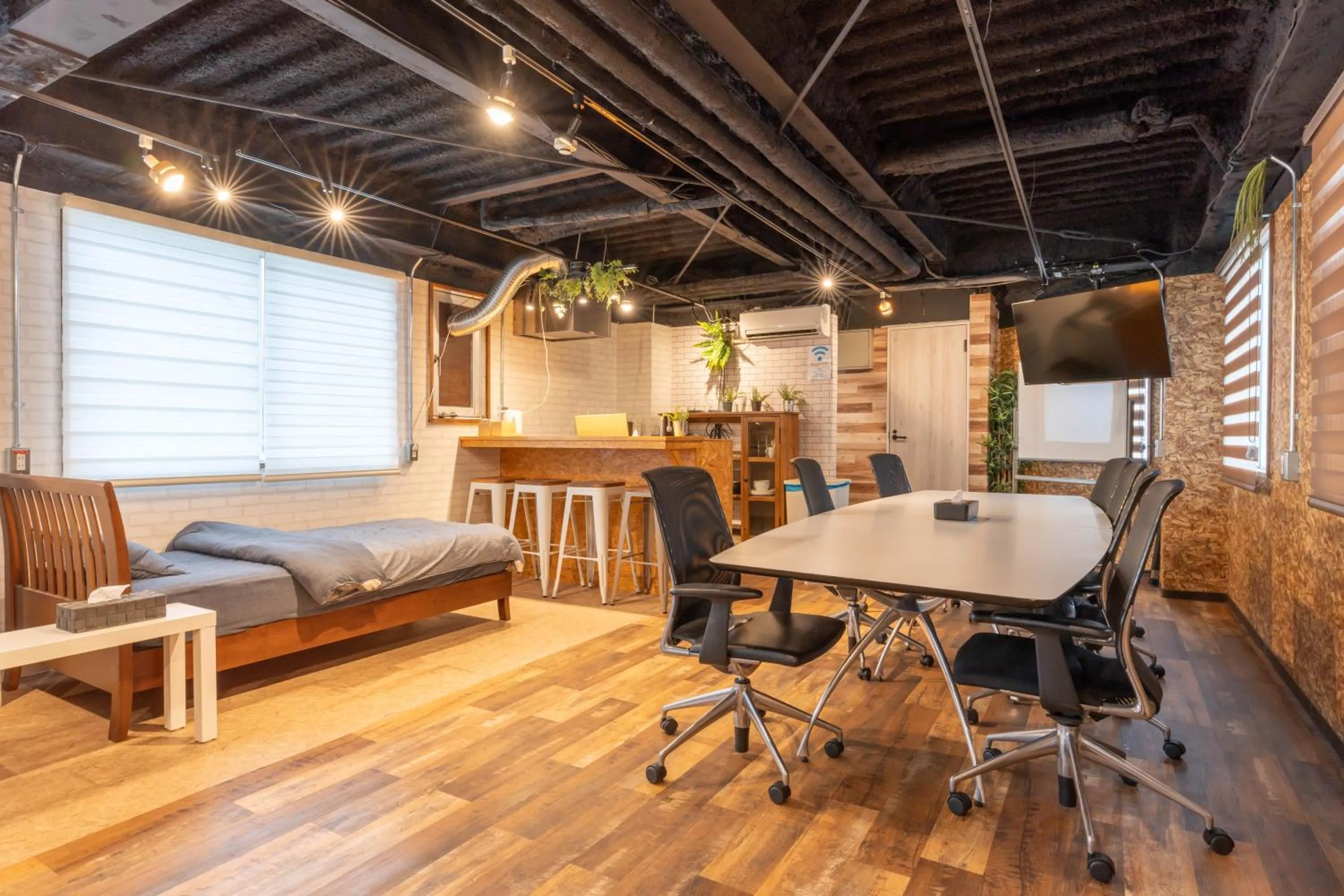 TV and multimedia in U.HOUSE