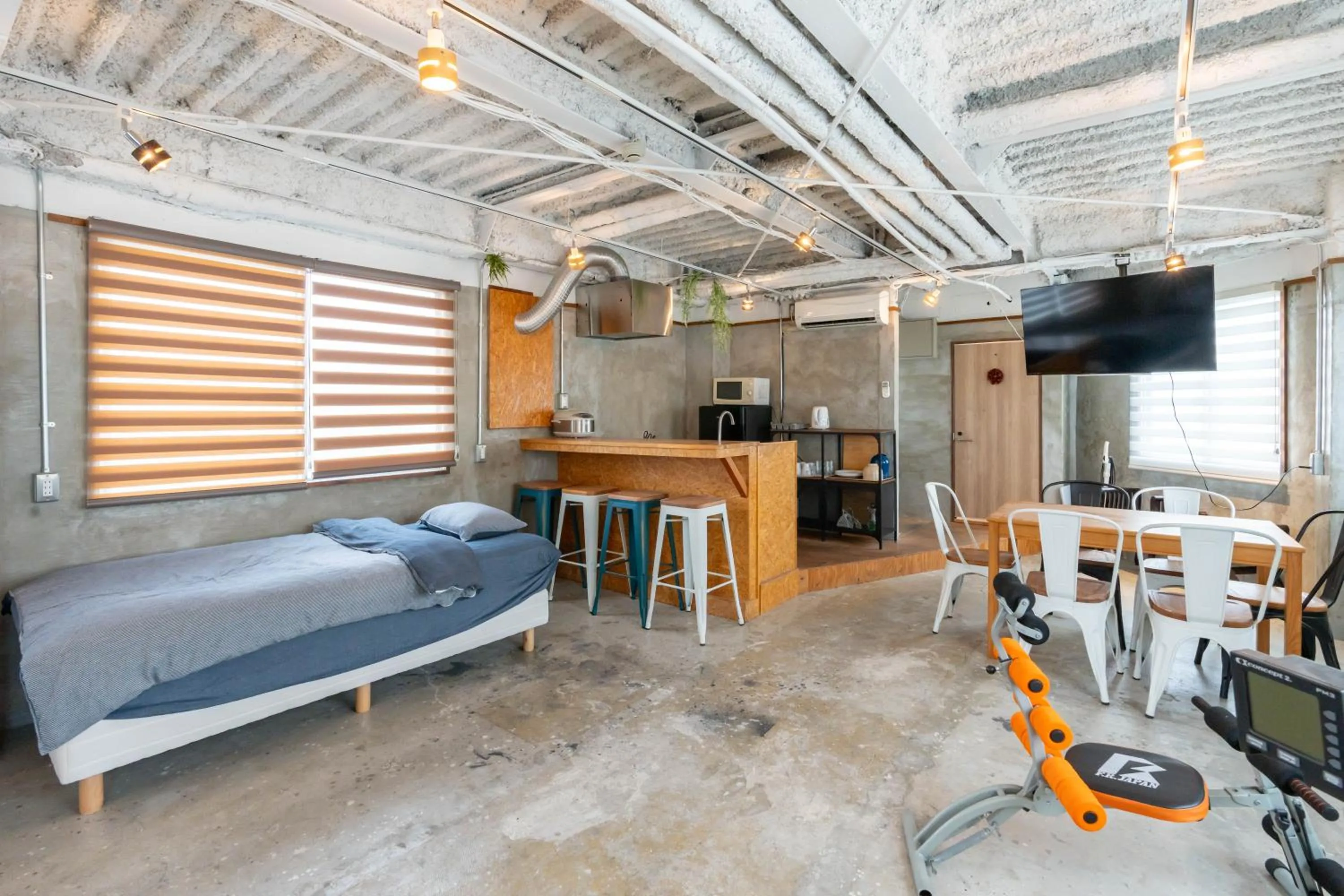 TV and multimedia in U.HOUSE