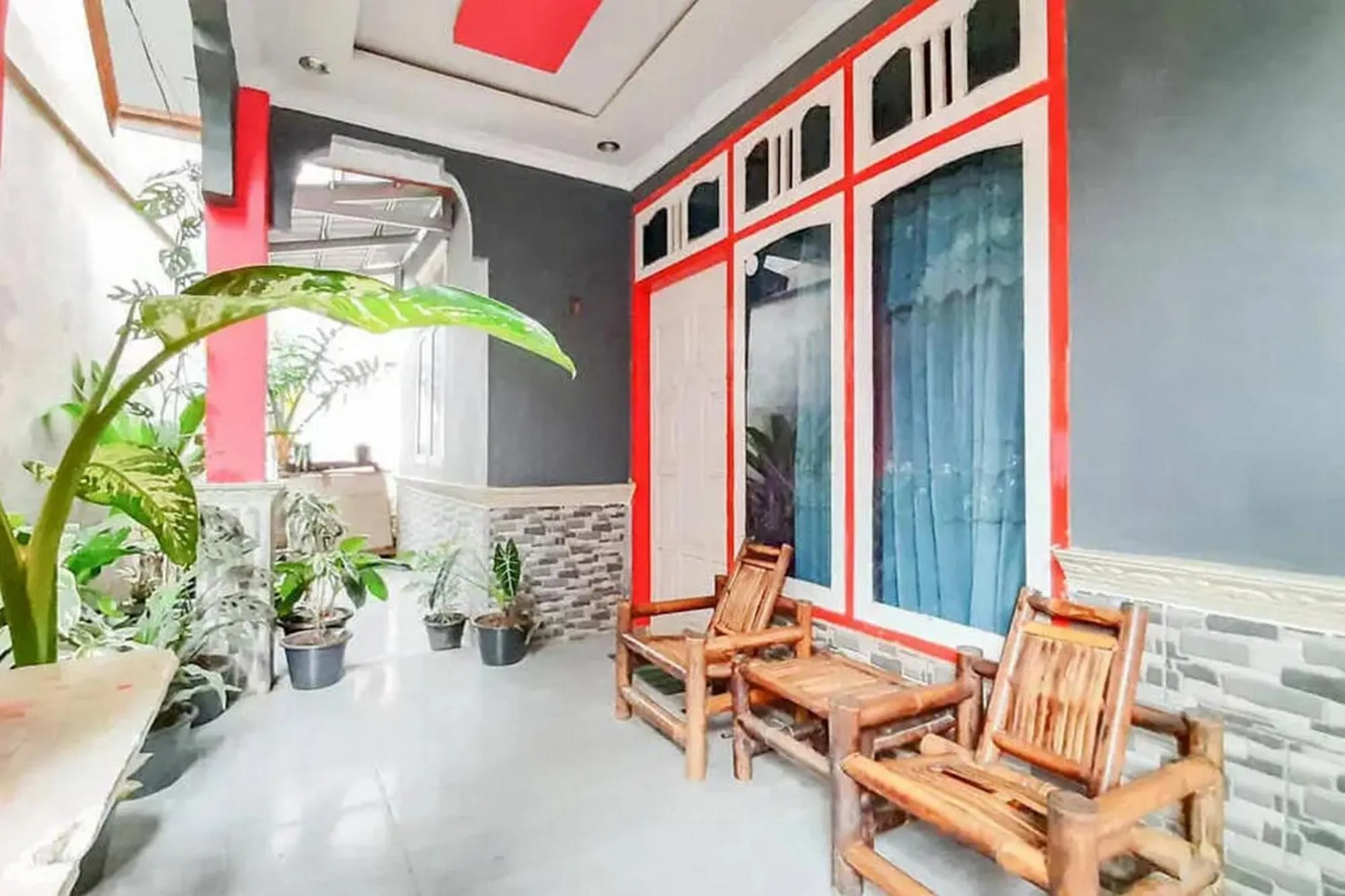 Seating area in Homestay Cantika Koto Tengah RedPartner
