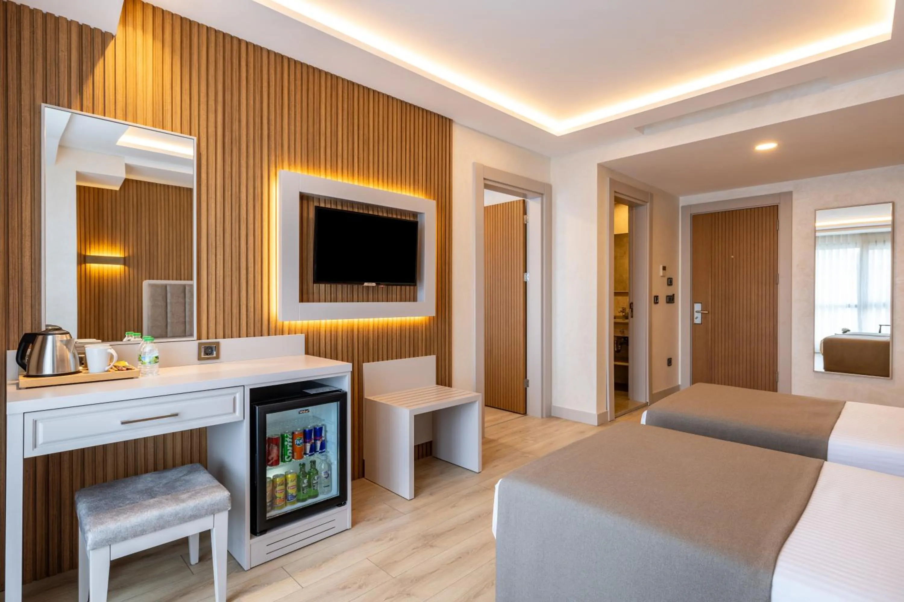 Bed in Carina Gold Hotel And Restaurant