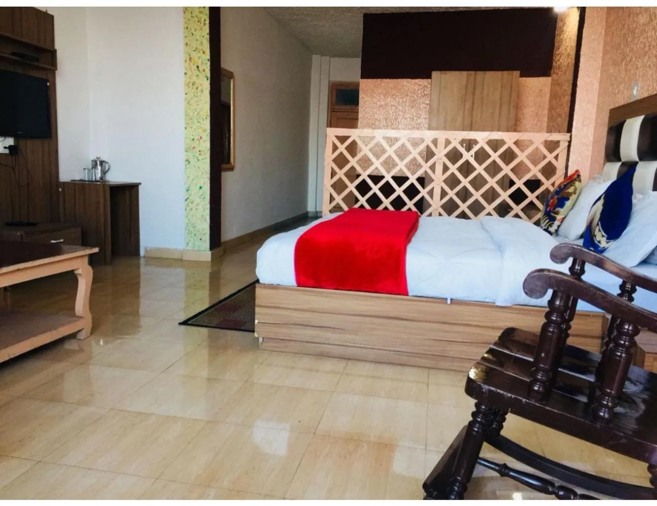 Communal lounge/ TV room, Bed in Shining Star Resort, Khajjiar