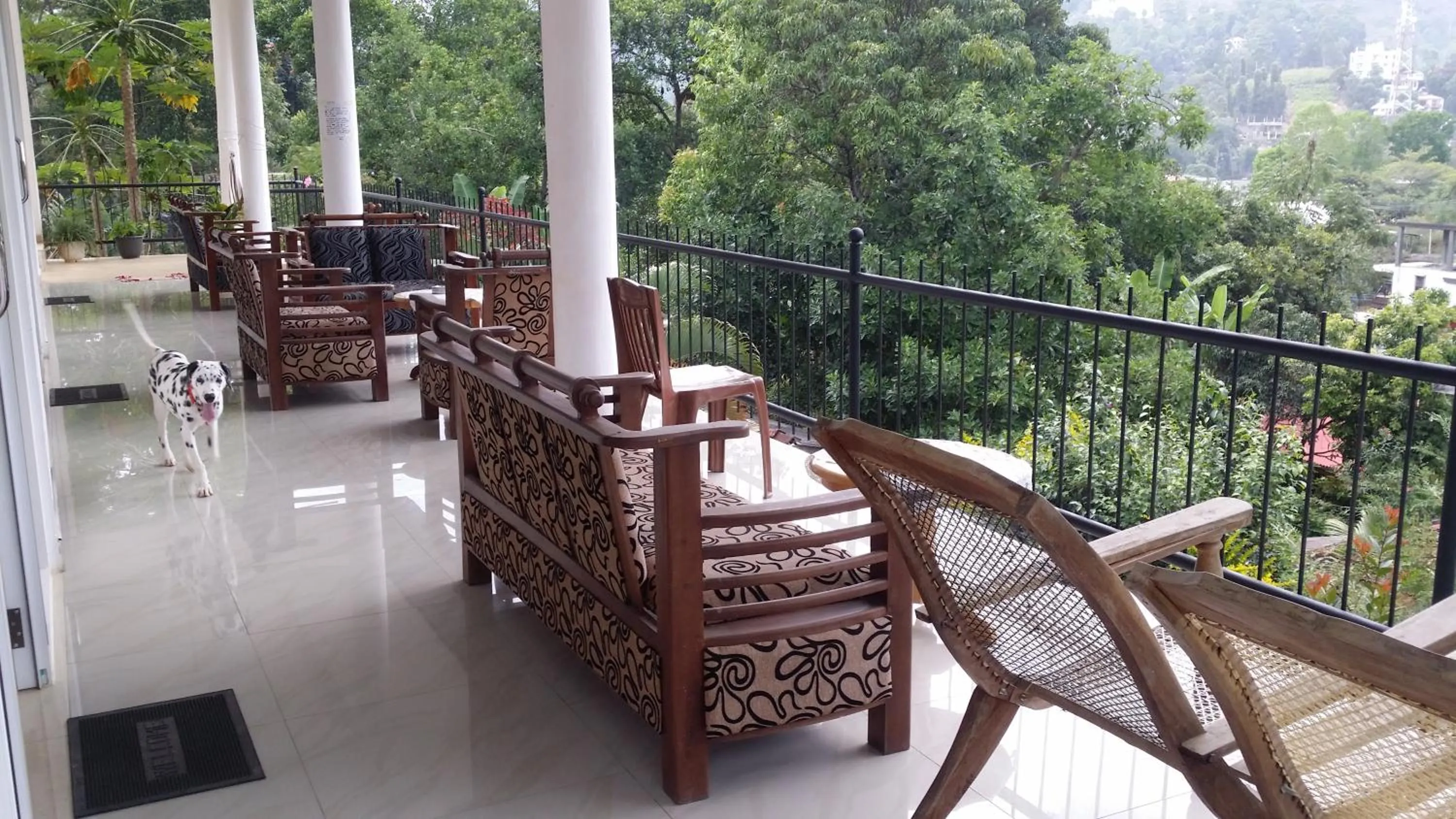 Garden in Holiday Homes Guest Inn - Ella