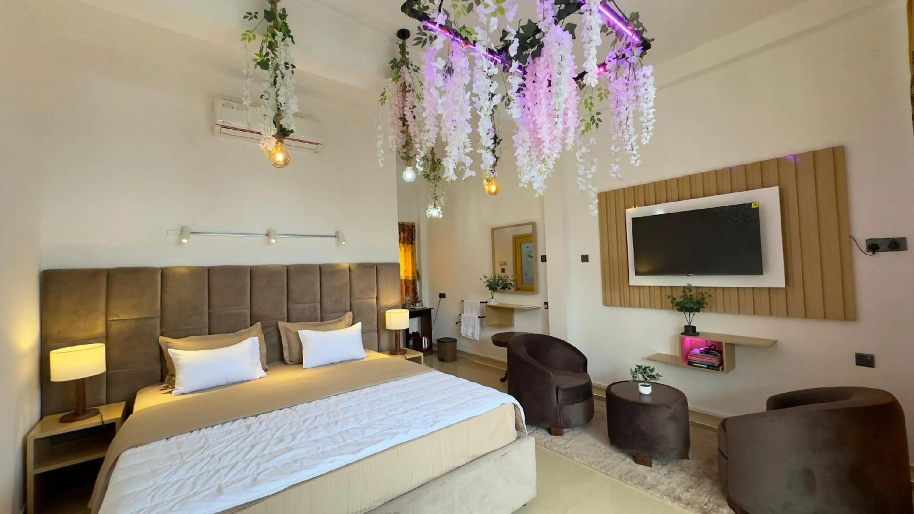 Bedroom, Bed in Holiday Homes Guest Inn - Ella