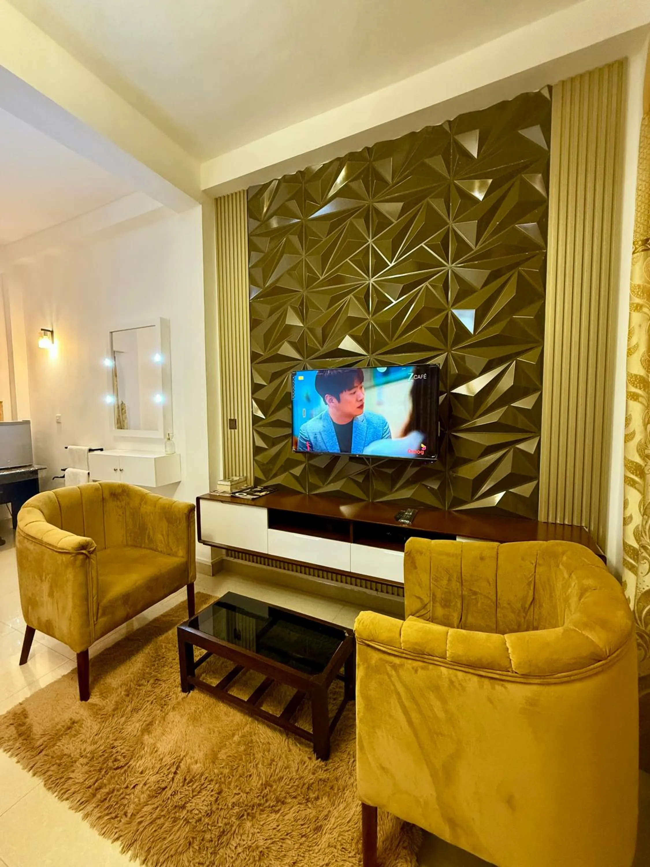 TV and multimedia in Holiday Homes Guest Inn - Ella