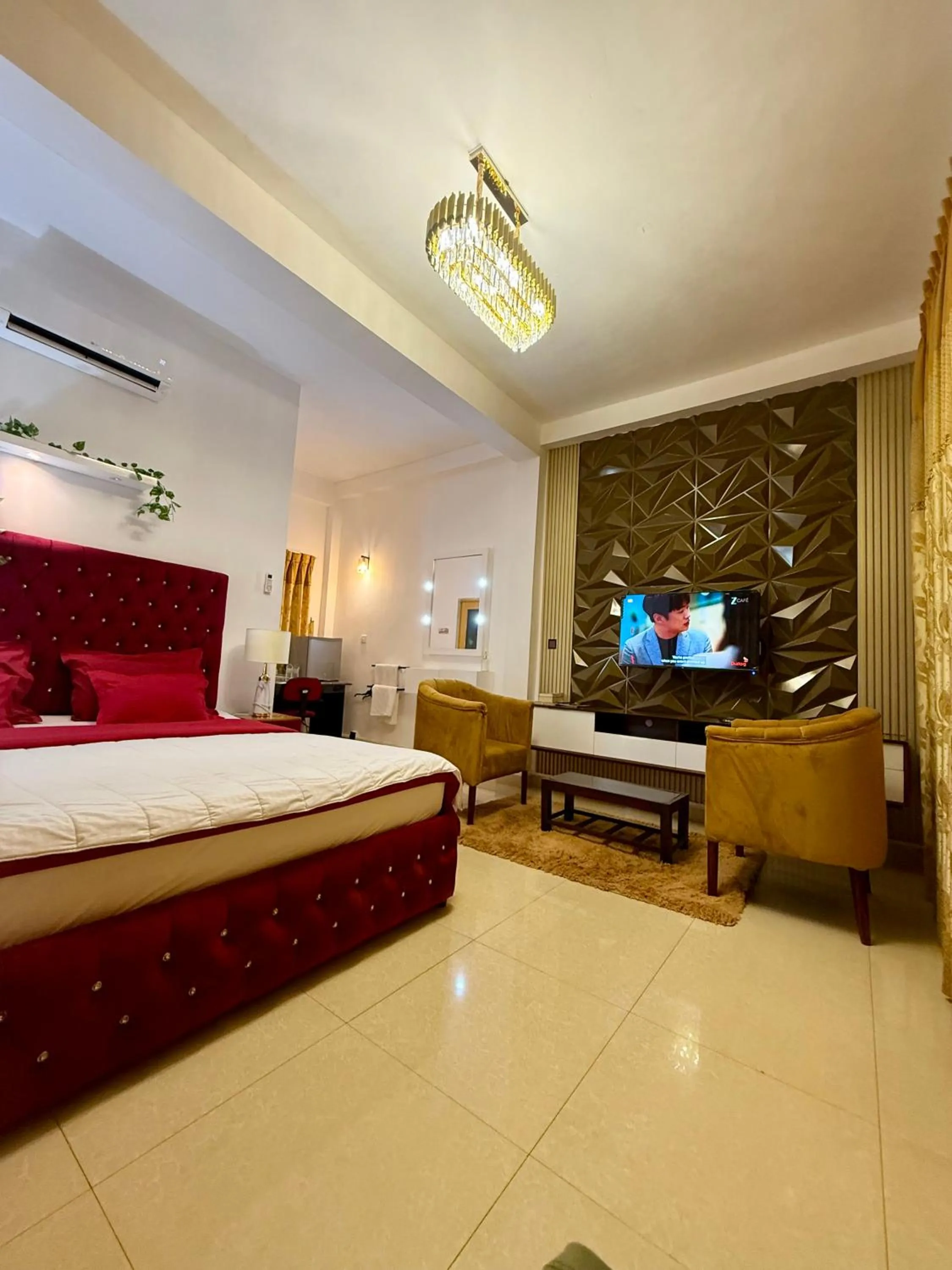 TV and multimedia, Bed in Holiday Homes Guest Inn - Ella