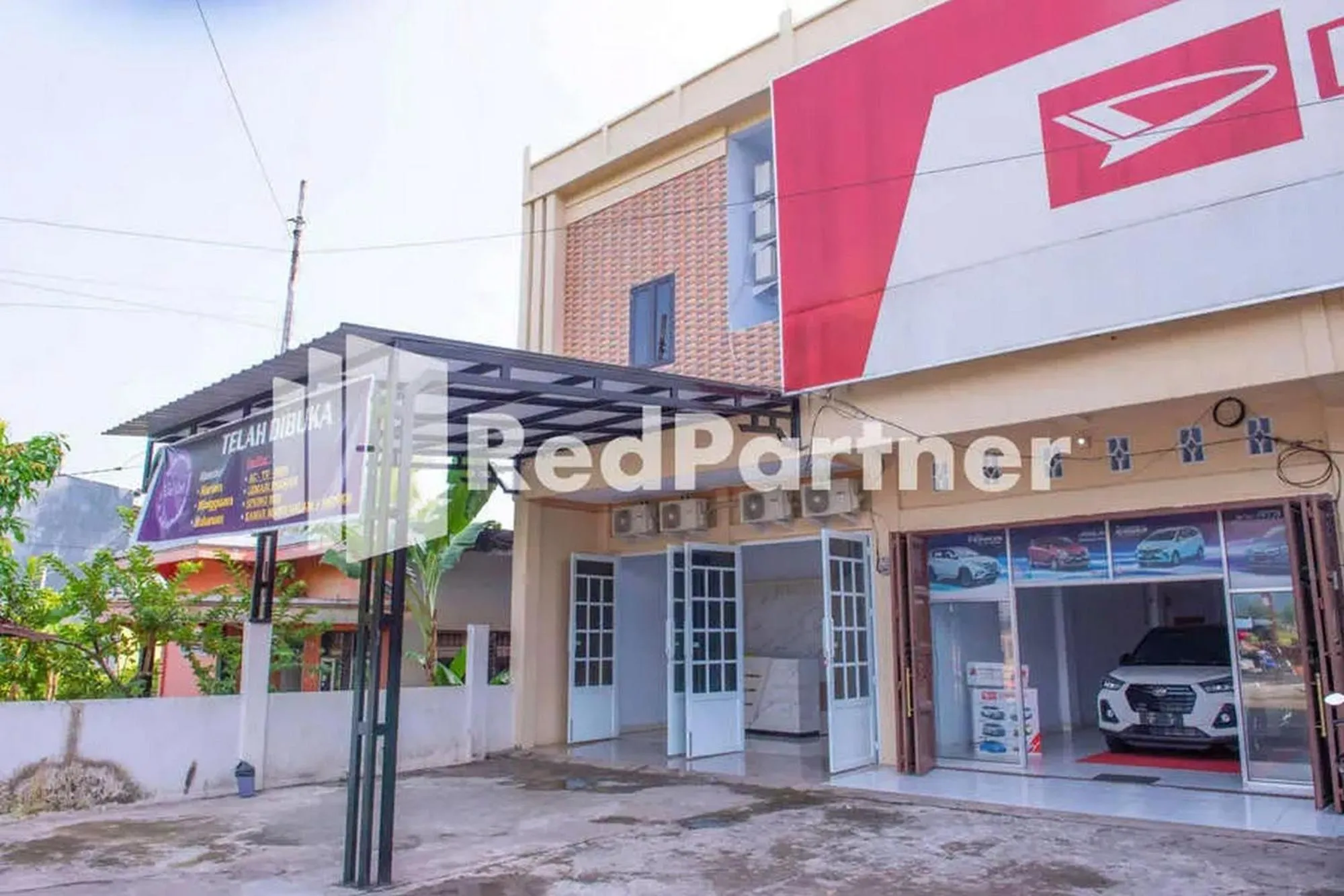 Property building in Hotel Rai's Palopo Exclusive Mitra RedDoorz