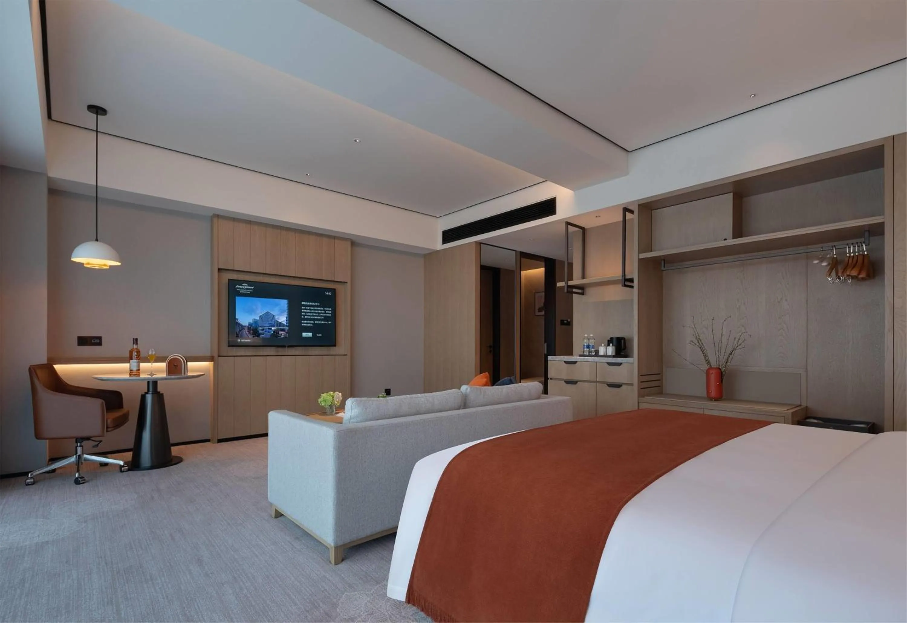 Photo of the whole room, Bed in Howard Johnson Airport Hotel Changsha