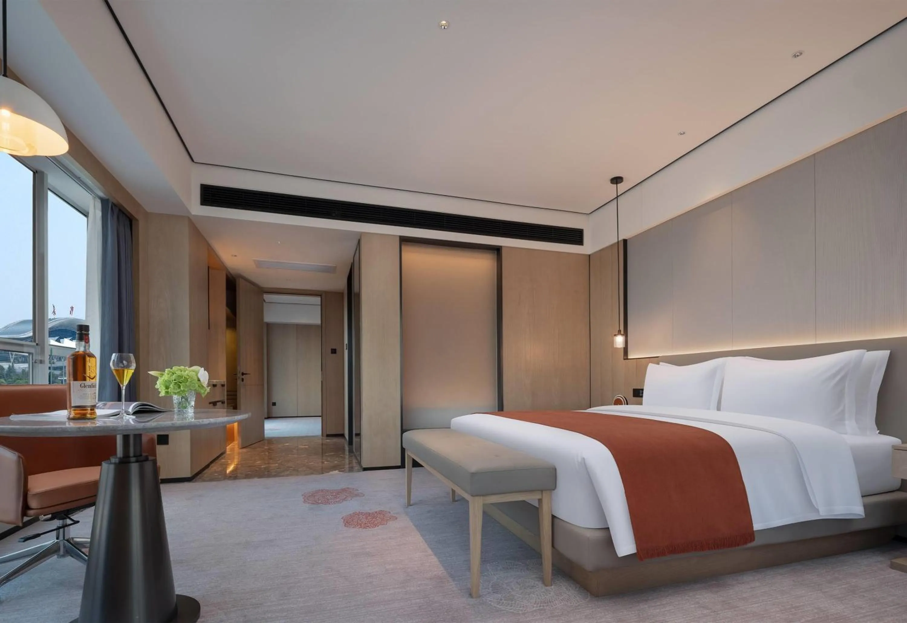 Photo of the whole room, Bed in Howard Johnson Airport Hotel Changsha