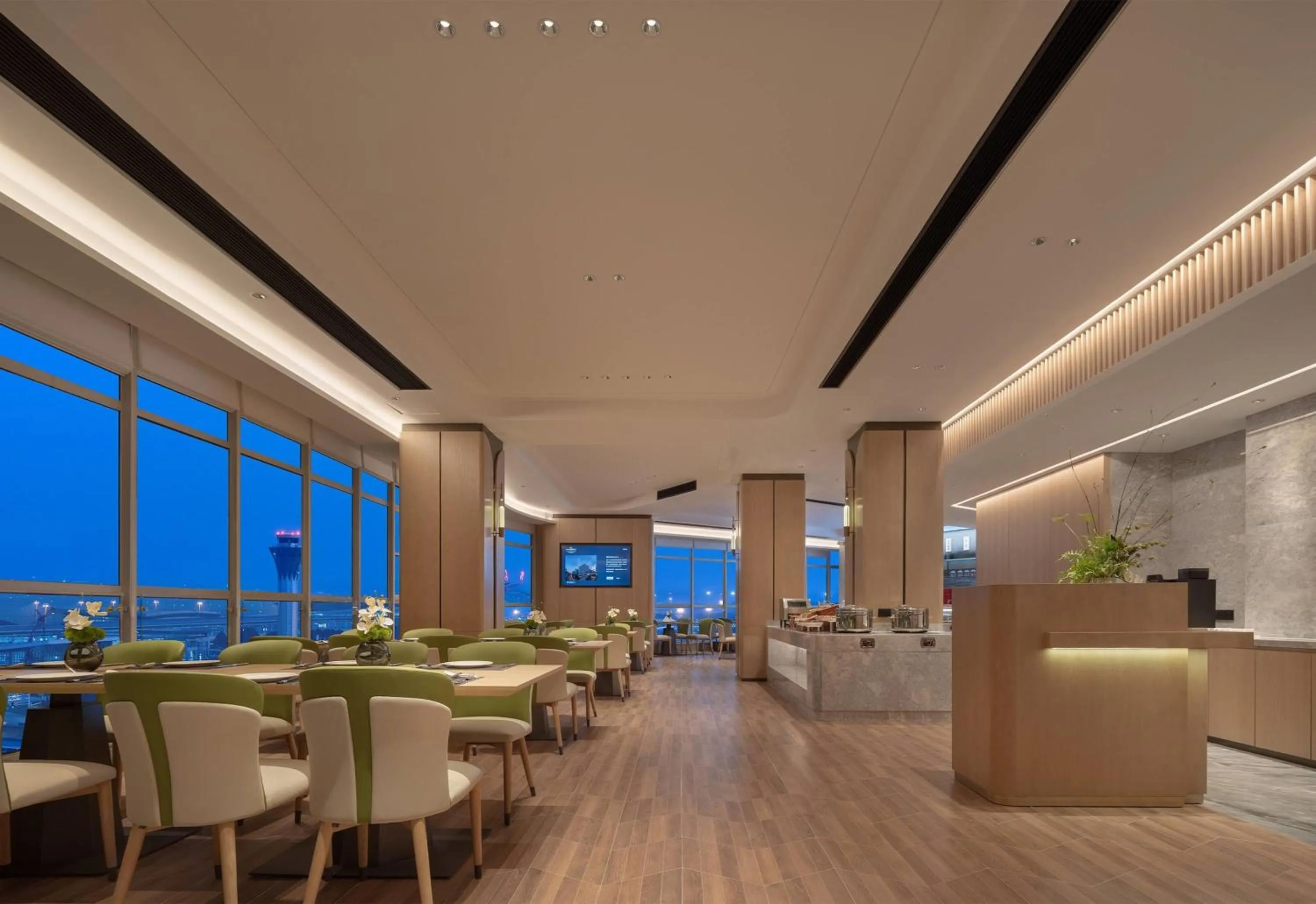 Restaurant/places to eat in Howard Johnson Airport Hotel Changsha