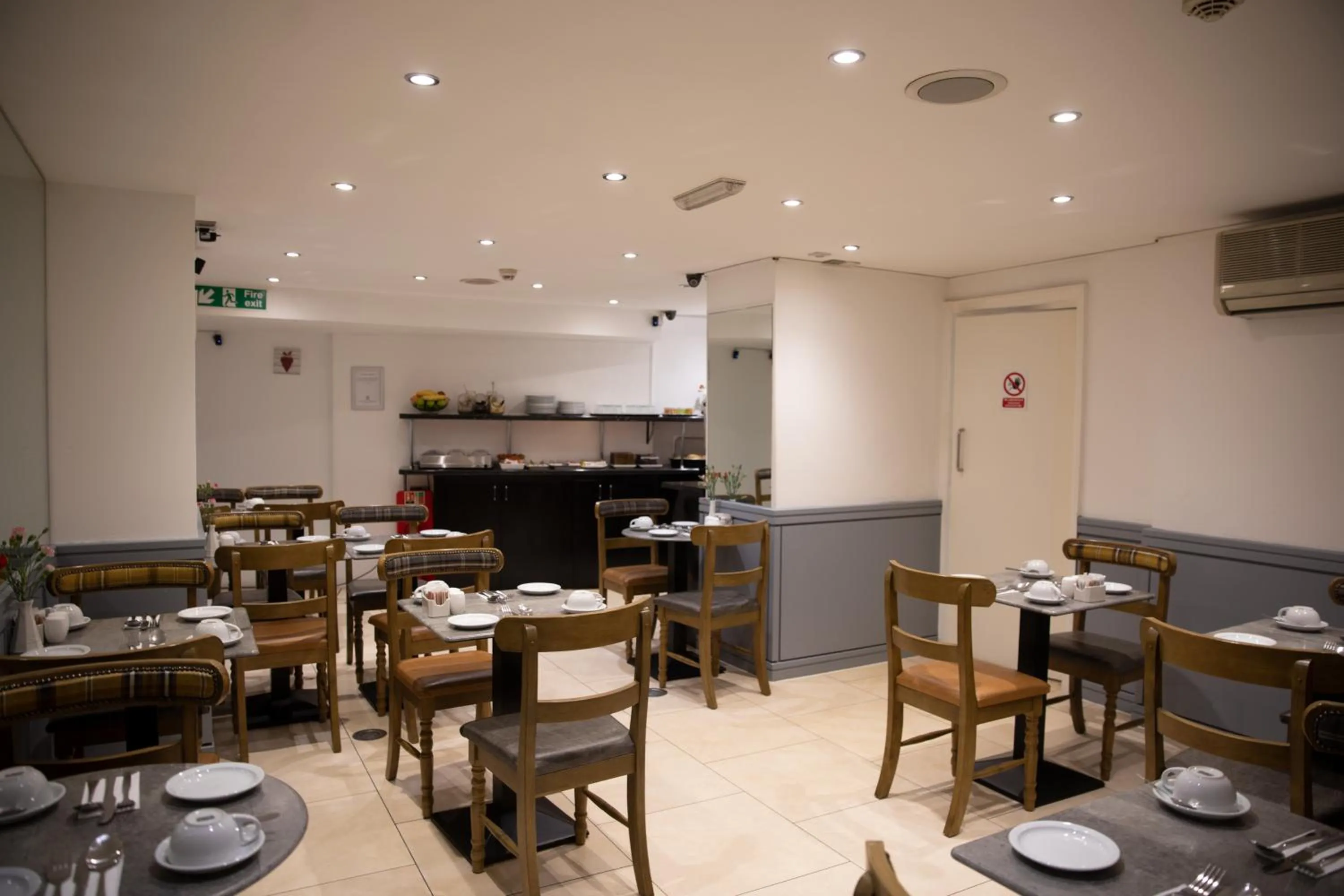 Breakfast in Duke Of Leinster Hotel