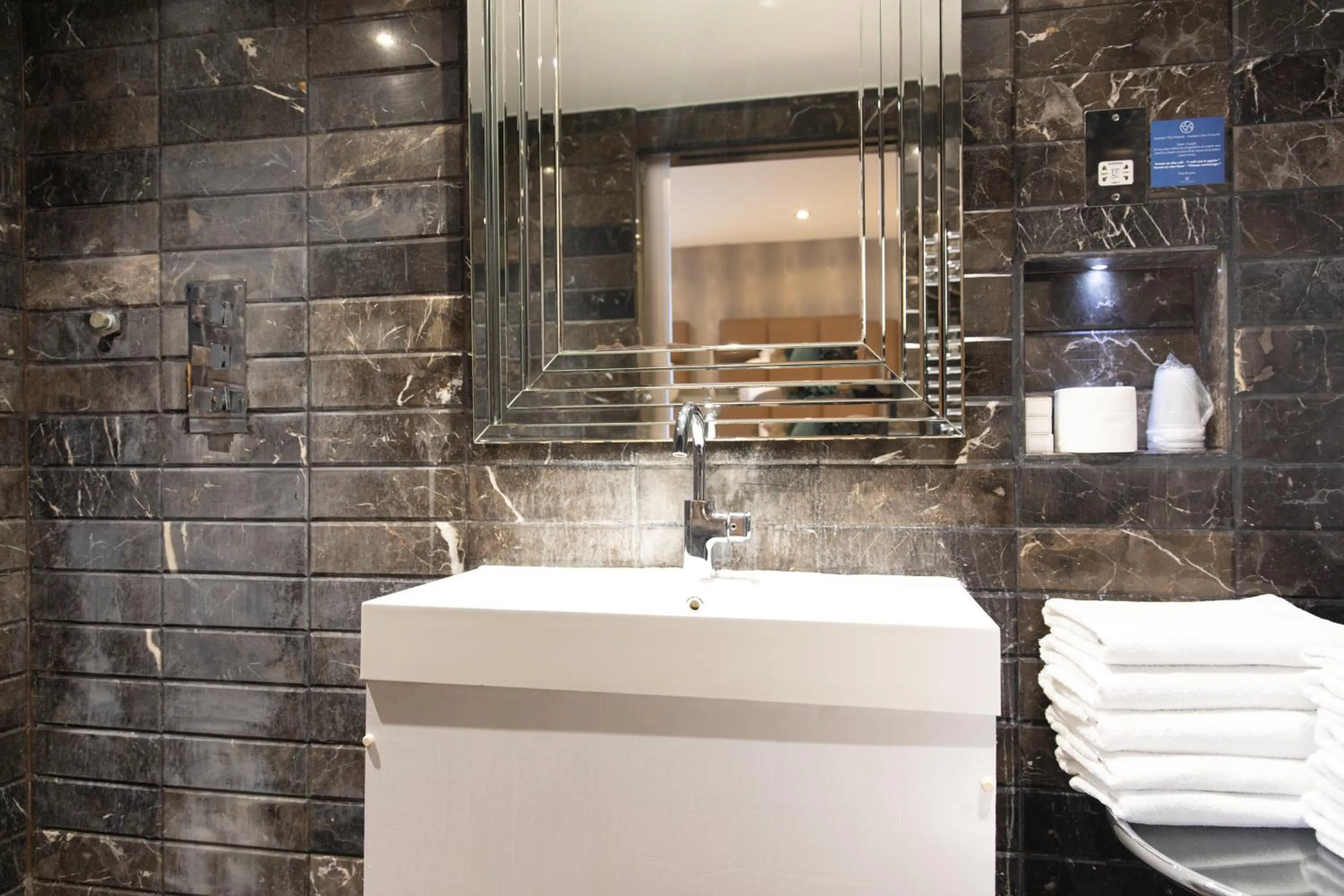 Bathroom in Duke Of Leinster Hotel