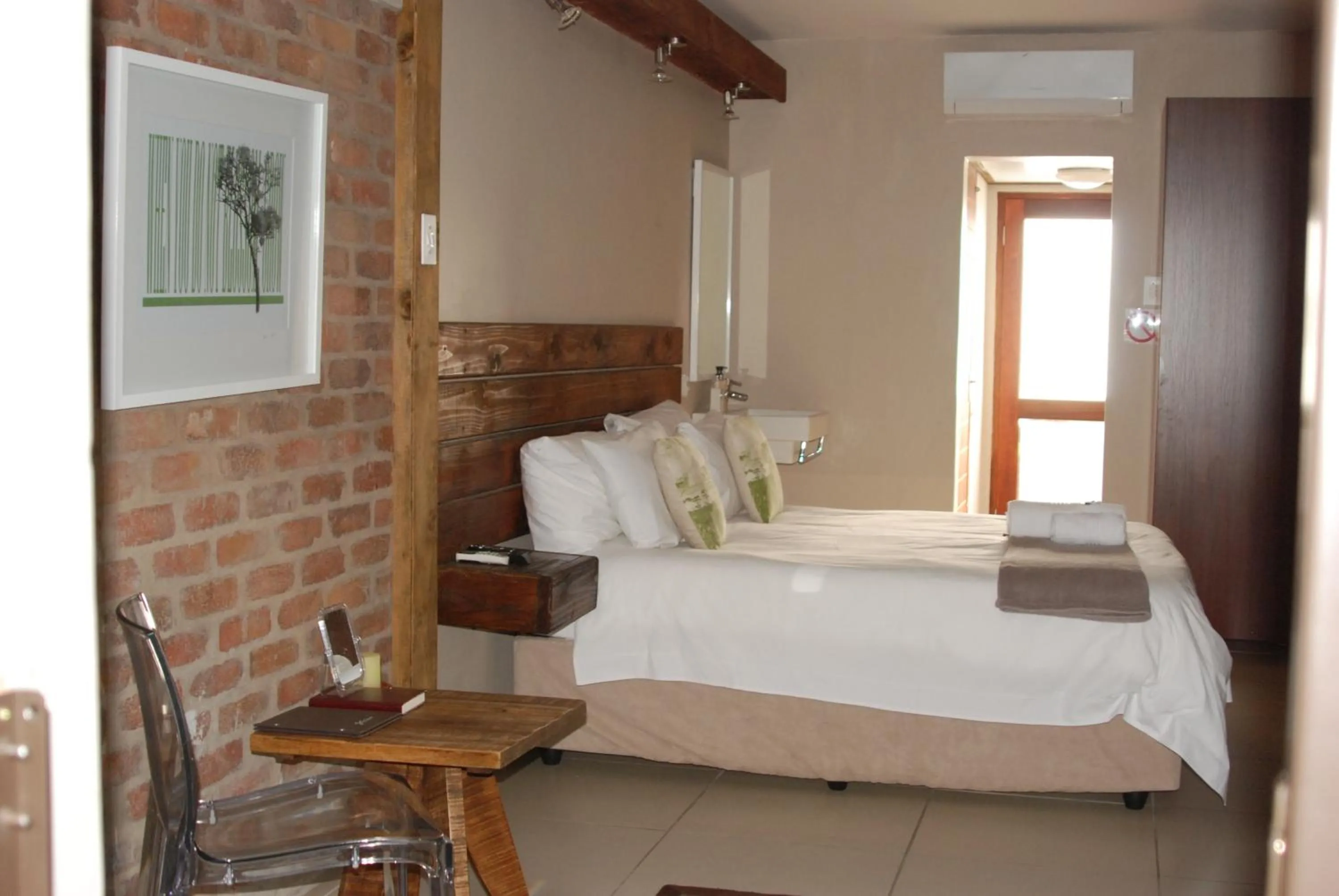 Photo of the whole room, Bed in Zebrina Guest House