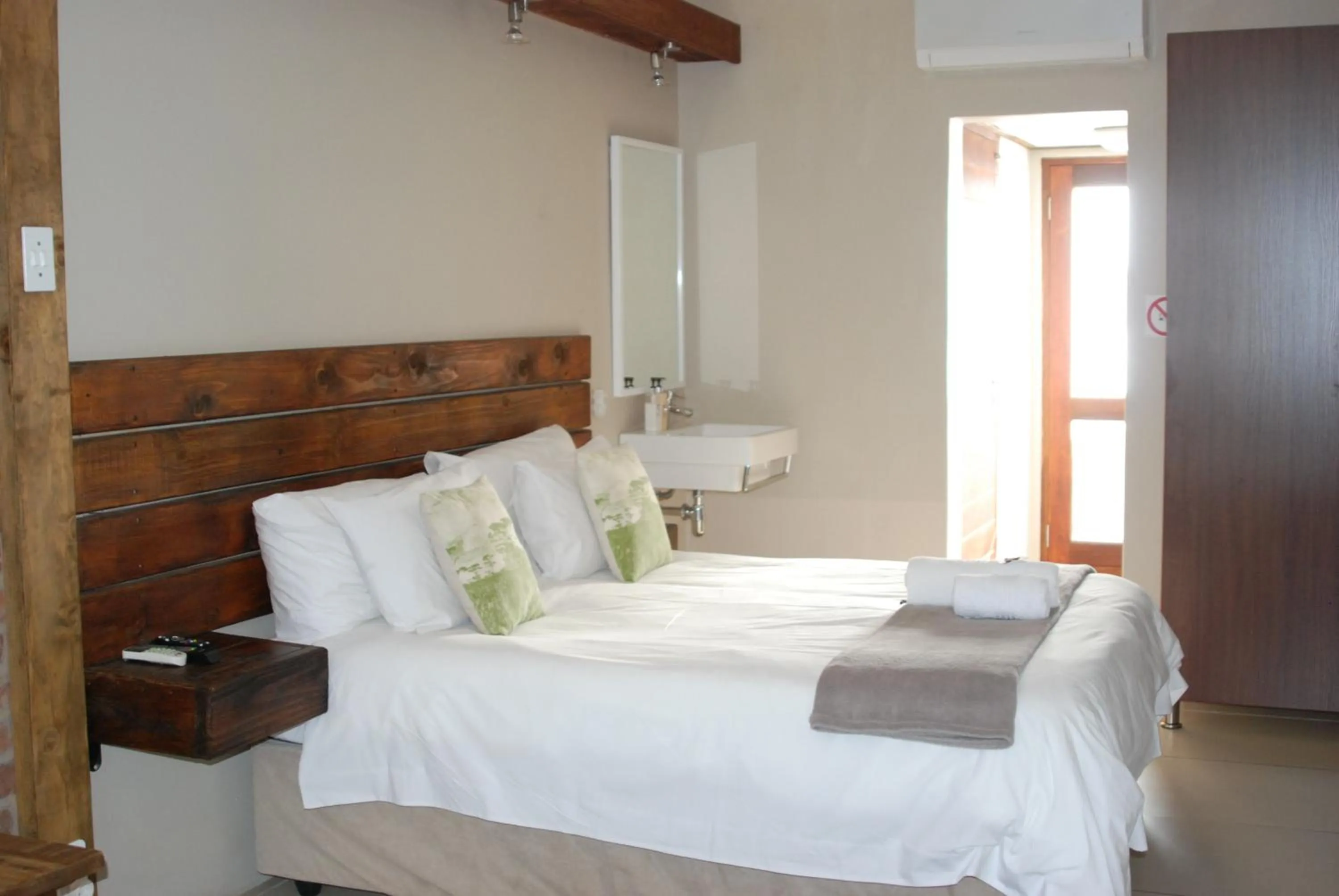 Day, Bed in Zebrina Guest House