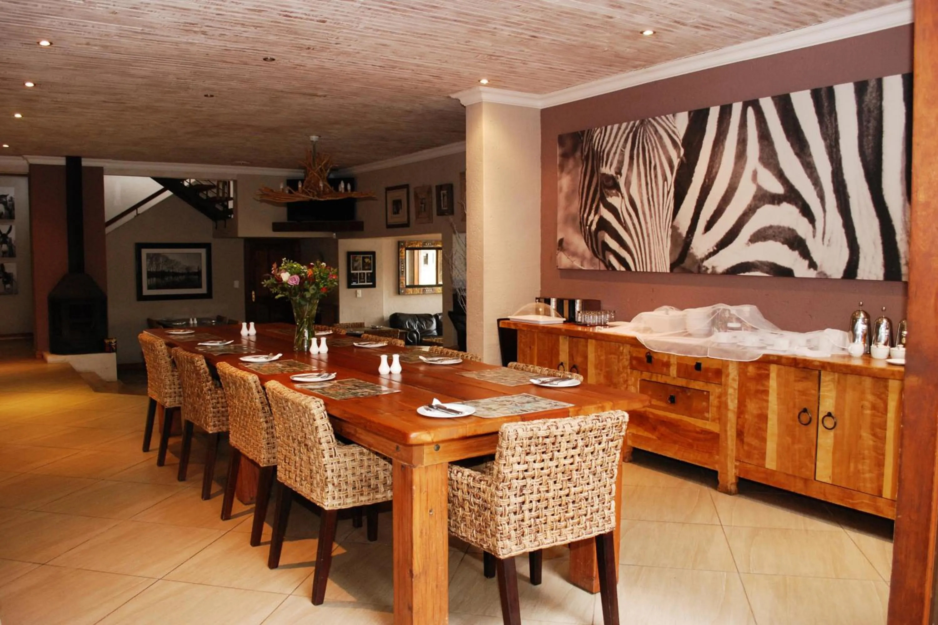 Restaurant/places to eat in Zebrina Guest House