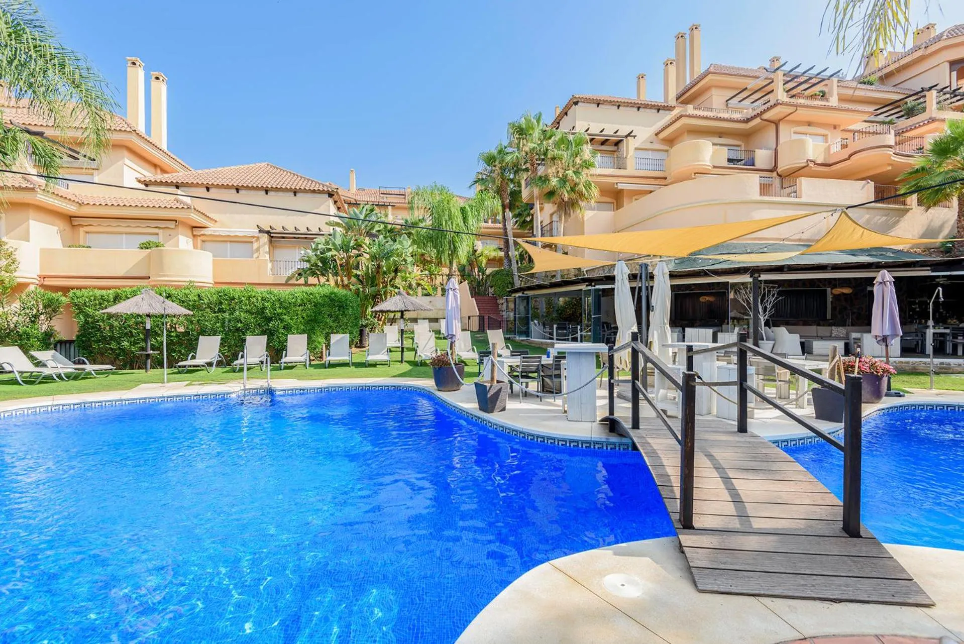 Swimming pool in Alcam Aloha Deluxe 42