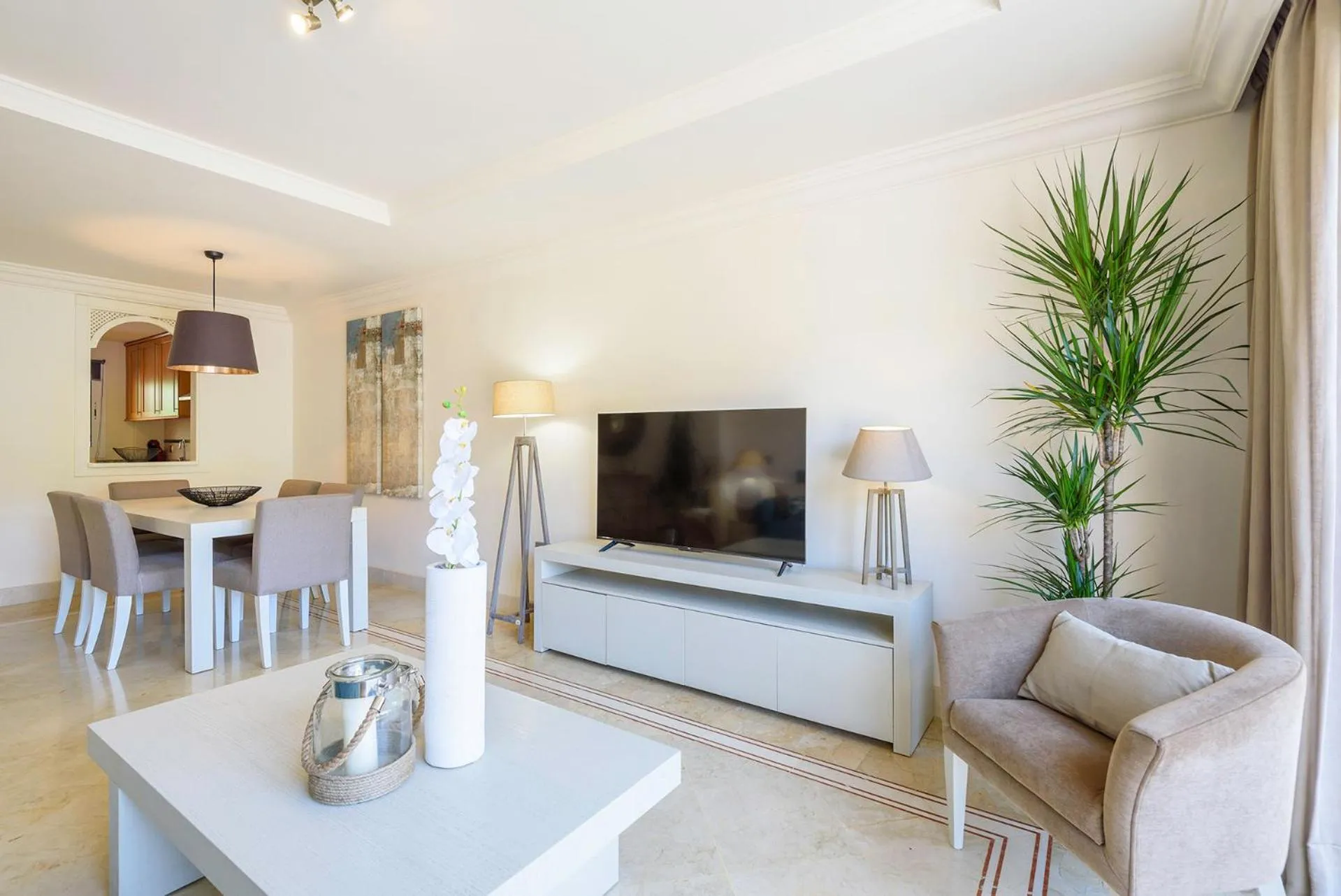 Living room in Alcam Aloha Deluxe 42