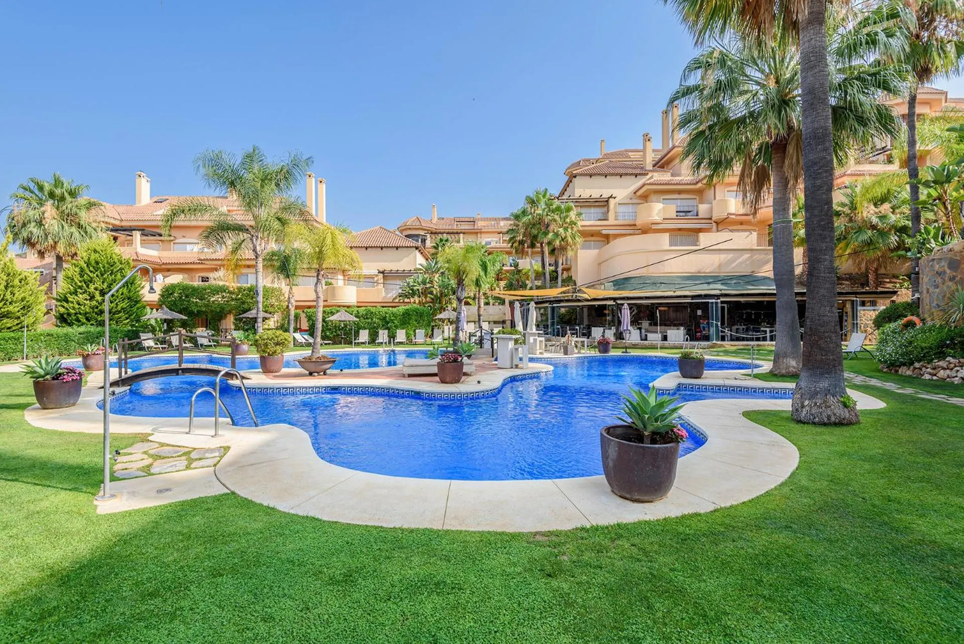 Swimming pool in Alcam Aloha Deluxe 42